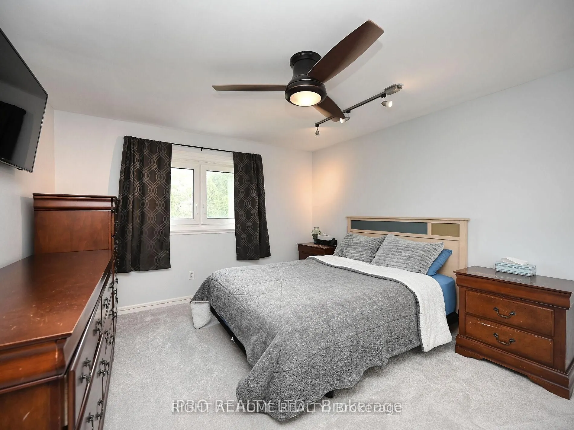986 Vanier Drive