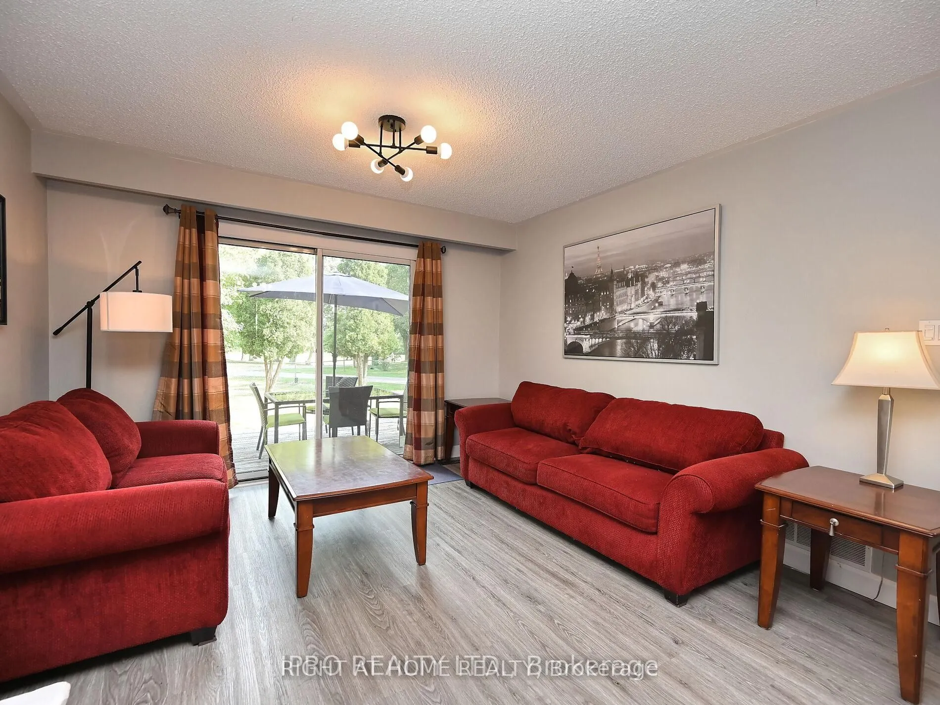 986 Vanier Drive