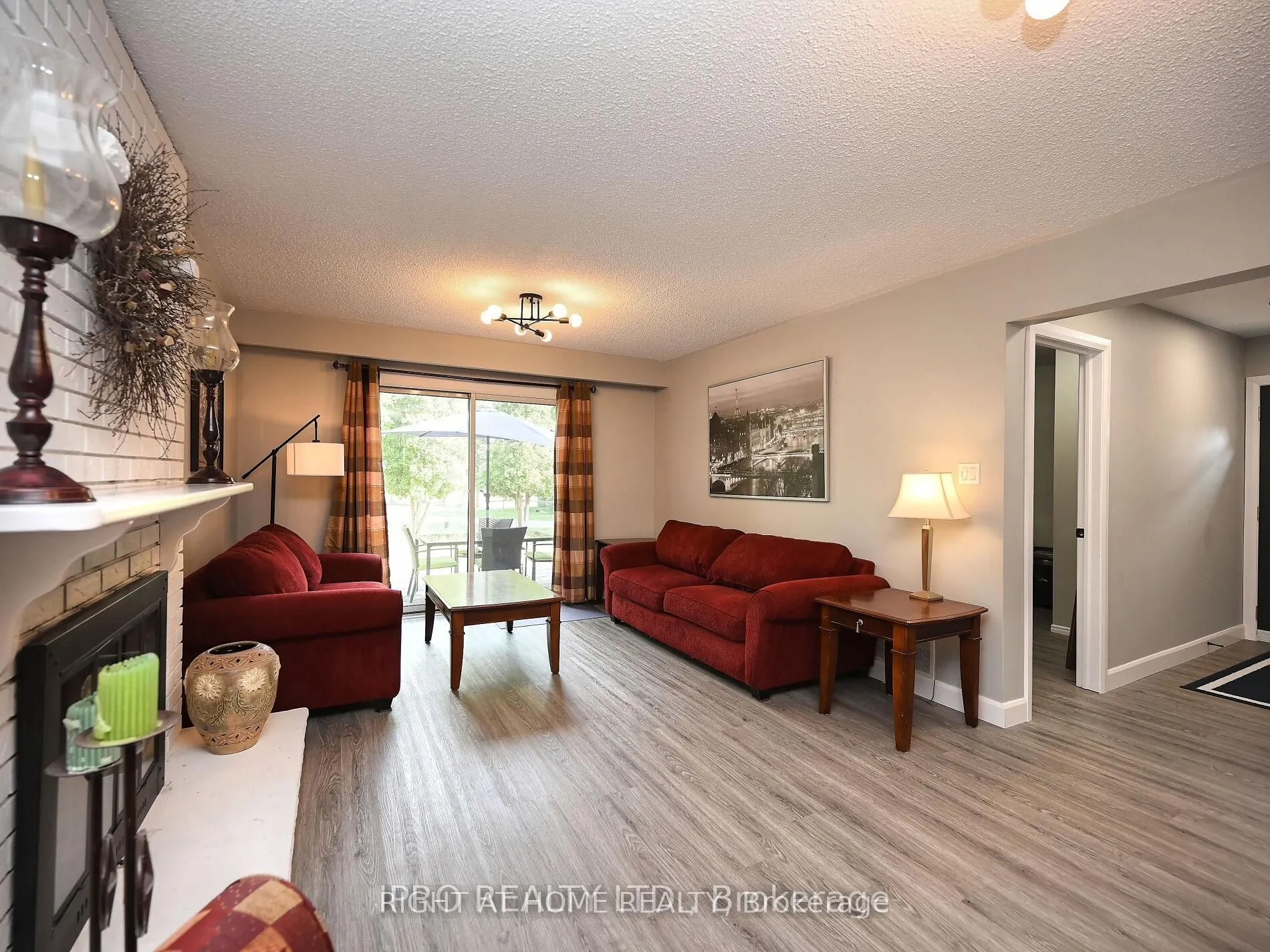 986 Vanier Drive