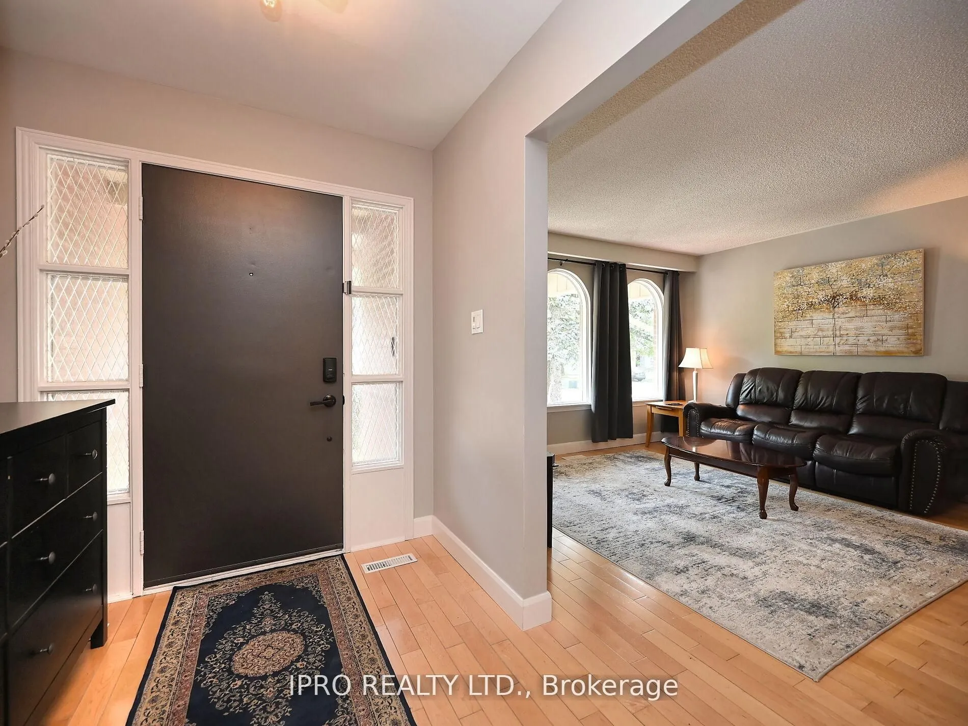 986 Vanier Drive