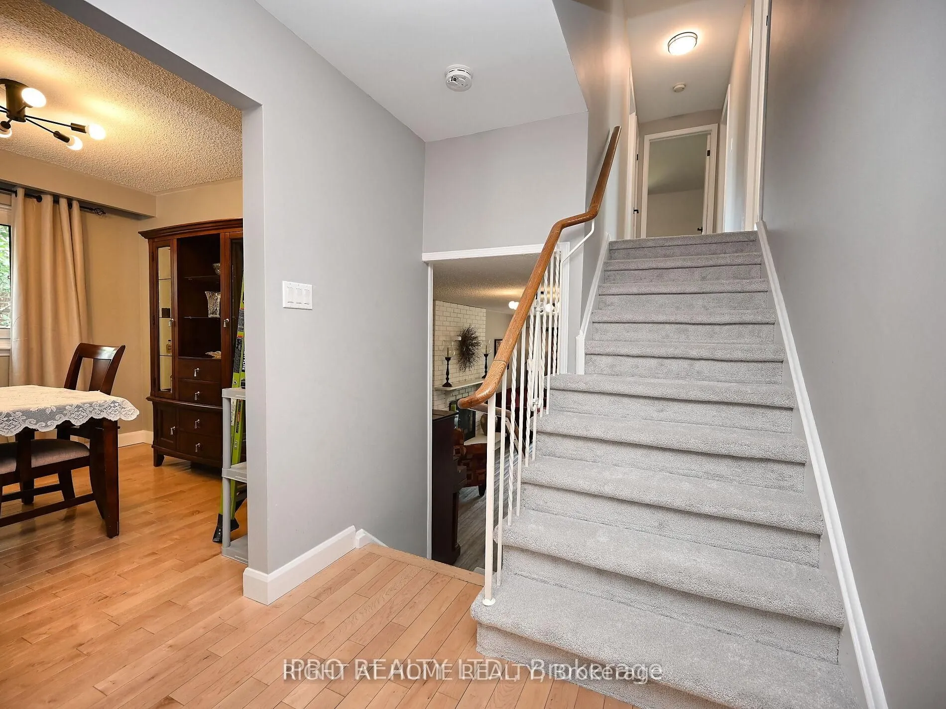 986 Vanier Drive