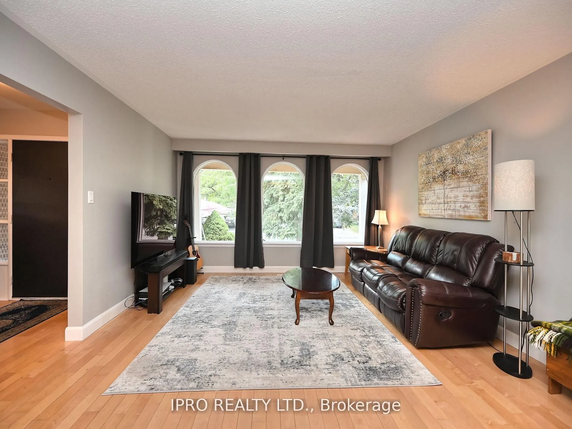 986 Vanier Drive