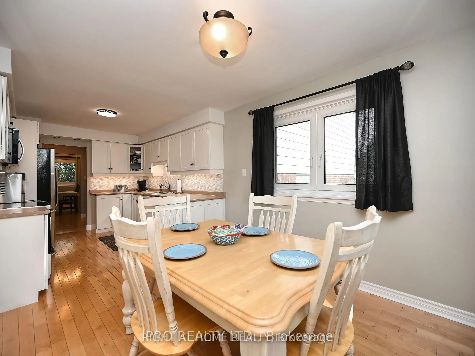 986 Vanier Drive