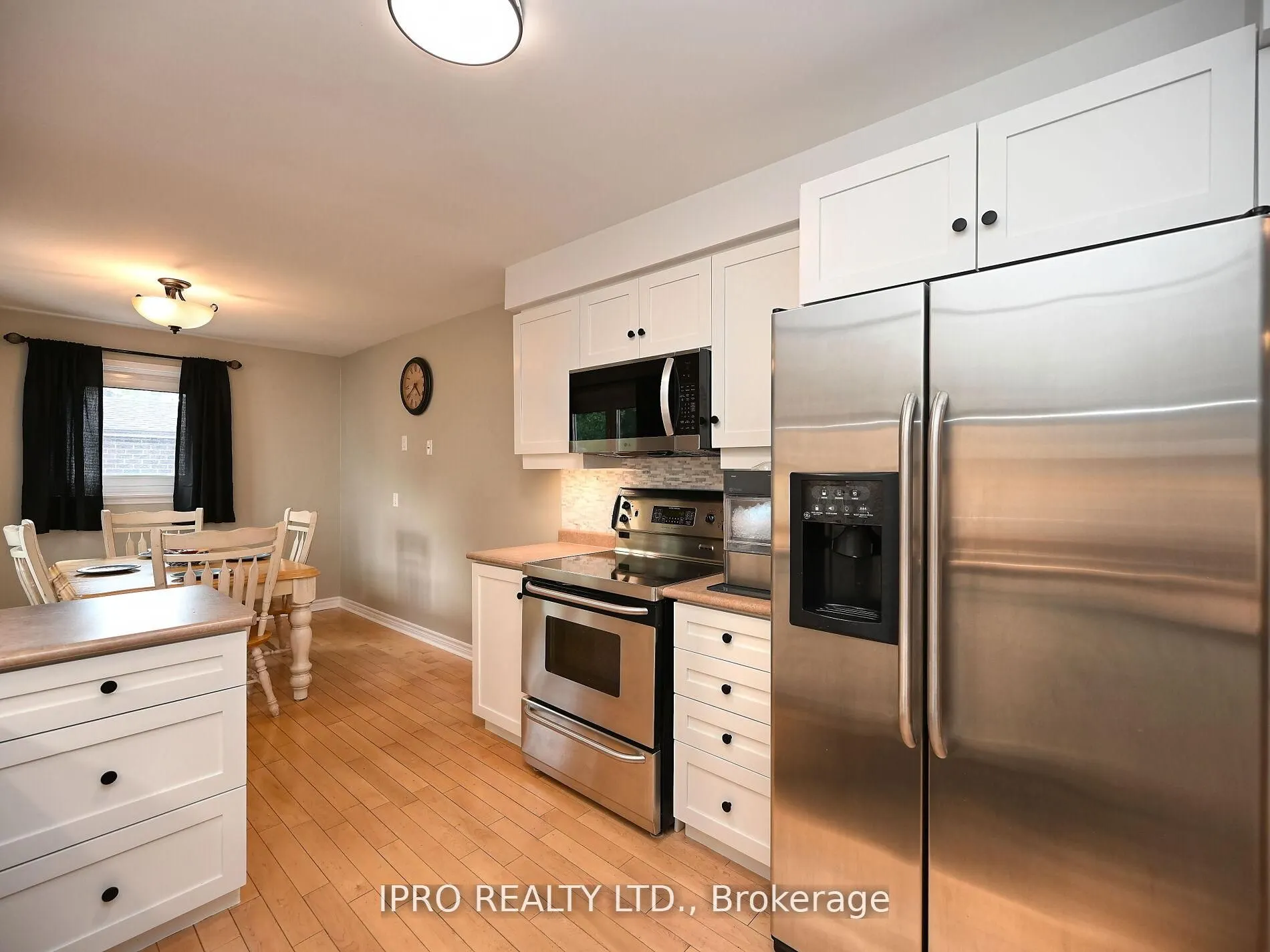 986 Vanier Drive