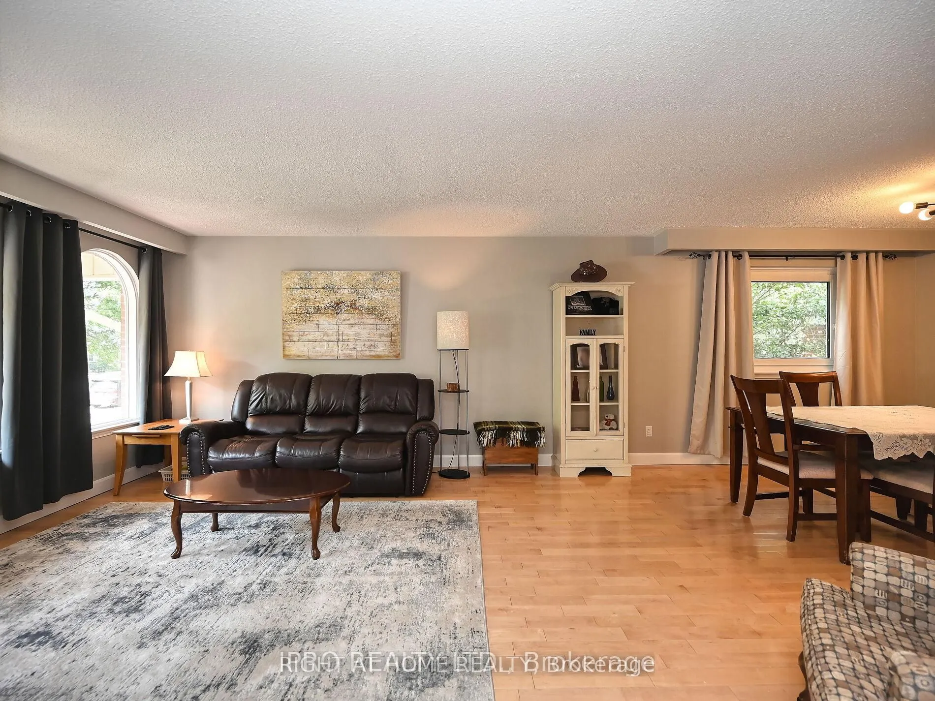 986 Vanier Drive