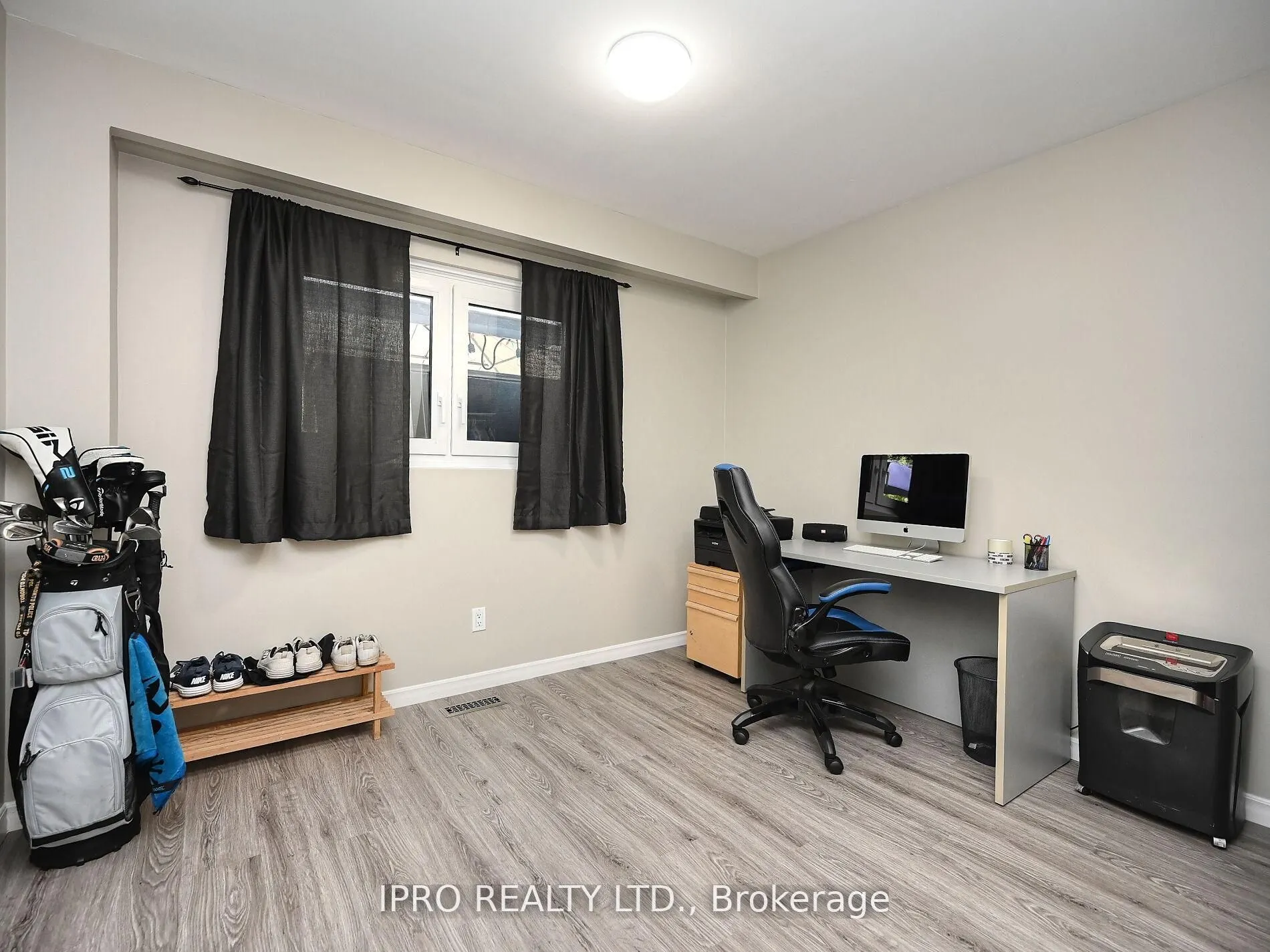 986 Vanier Drive