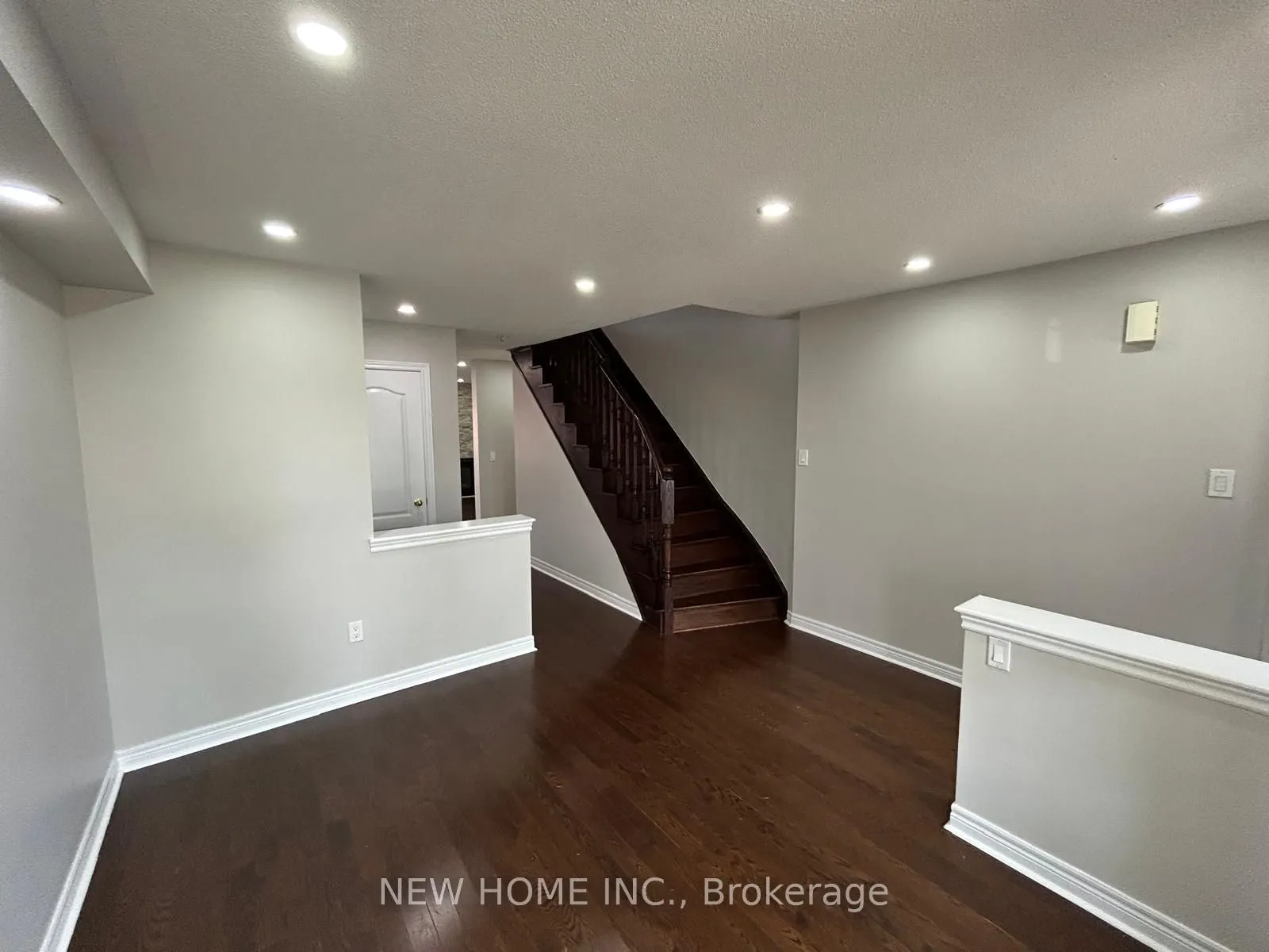 498 Vaughan Court