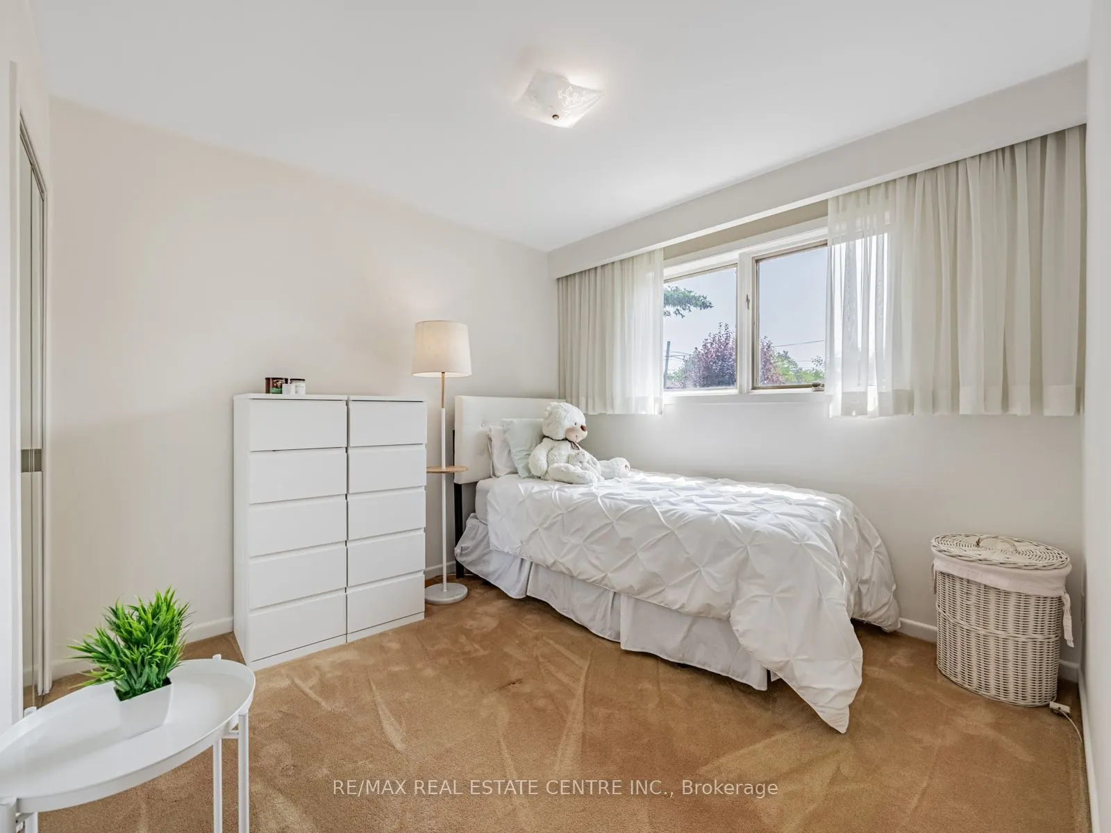 106 Mercury Road
