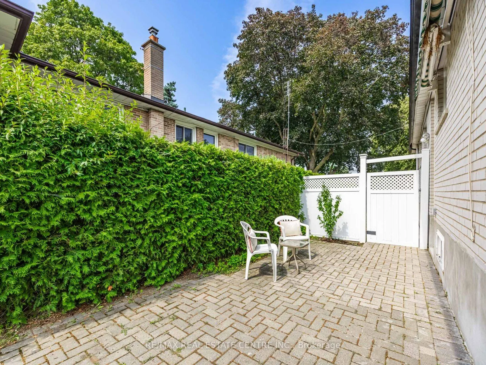 106 Mercury Road