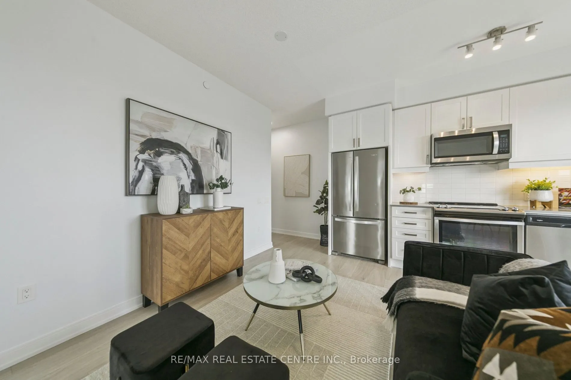 8 Nahani Way, #821