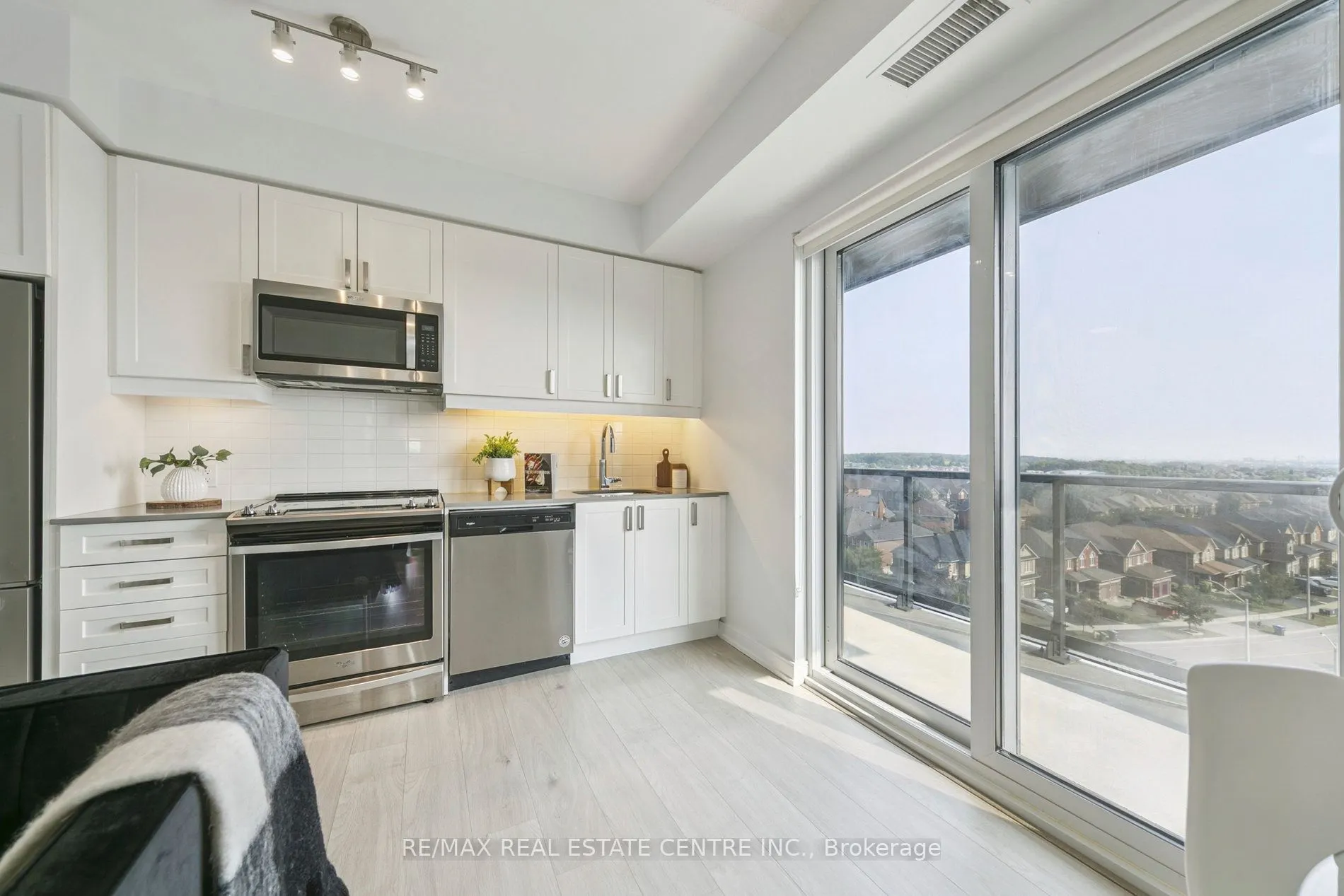 8 Nahani Way, #821