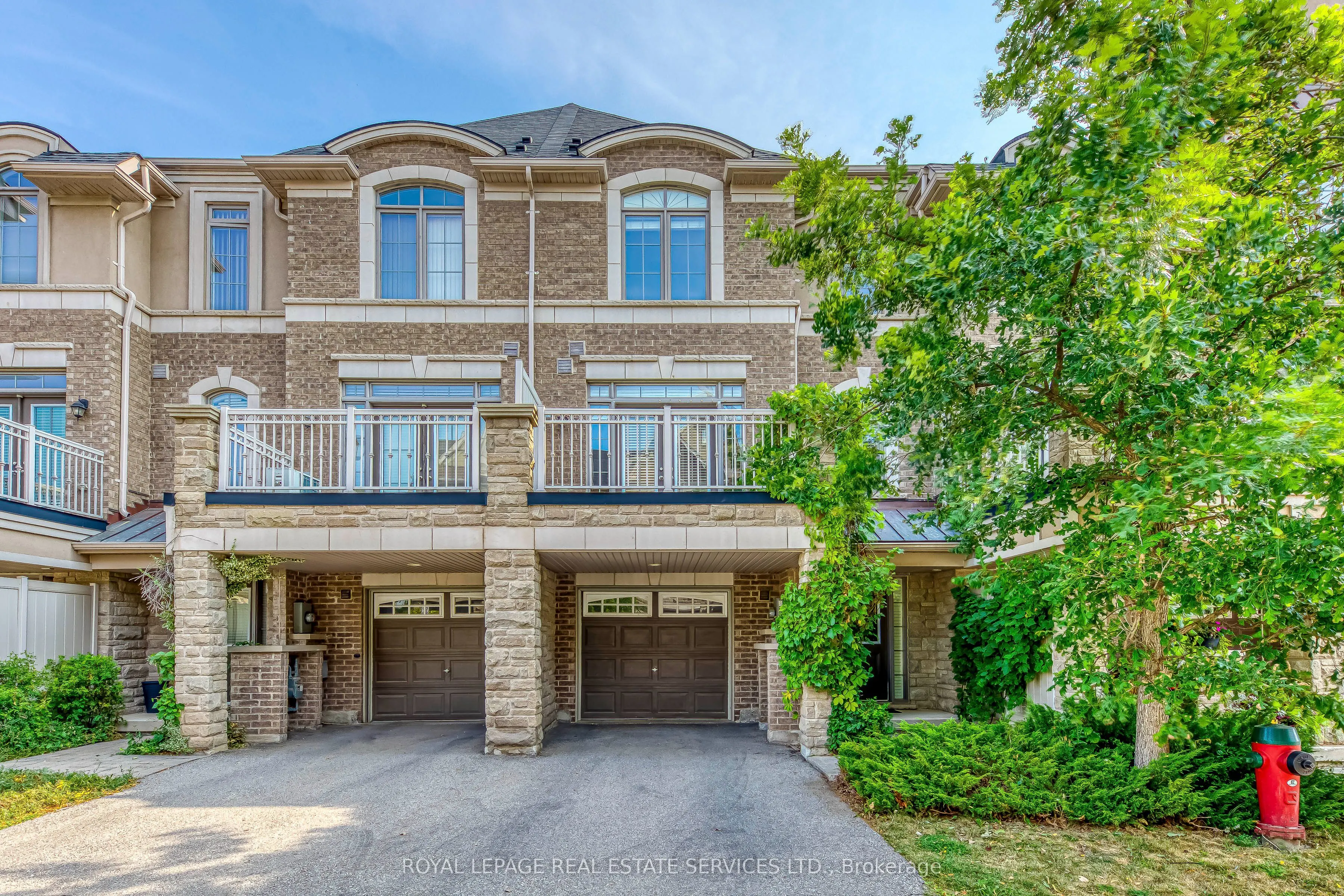2435 GREENWICH Drive, #12