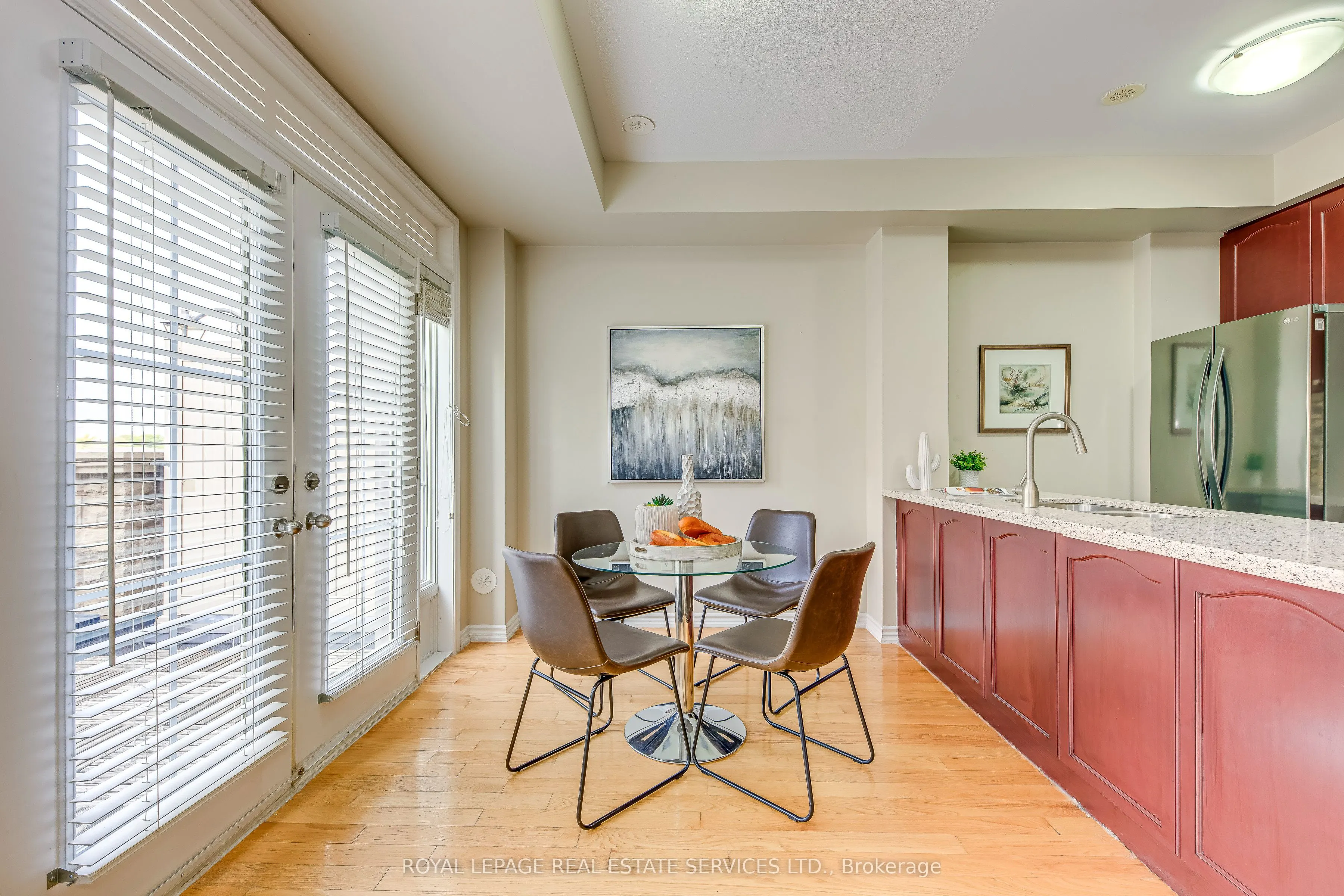 2435 GREENWICH Drive, #12