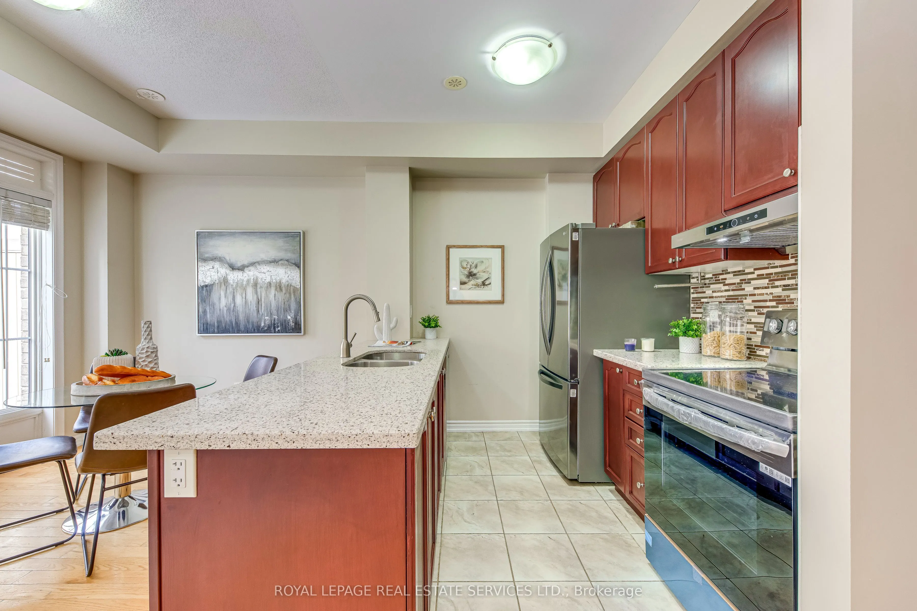 2435 GREENWICH Drive, #12