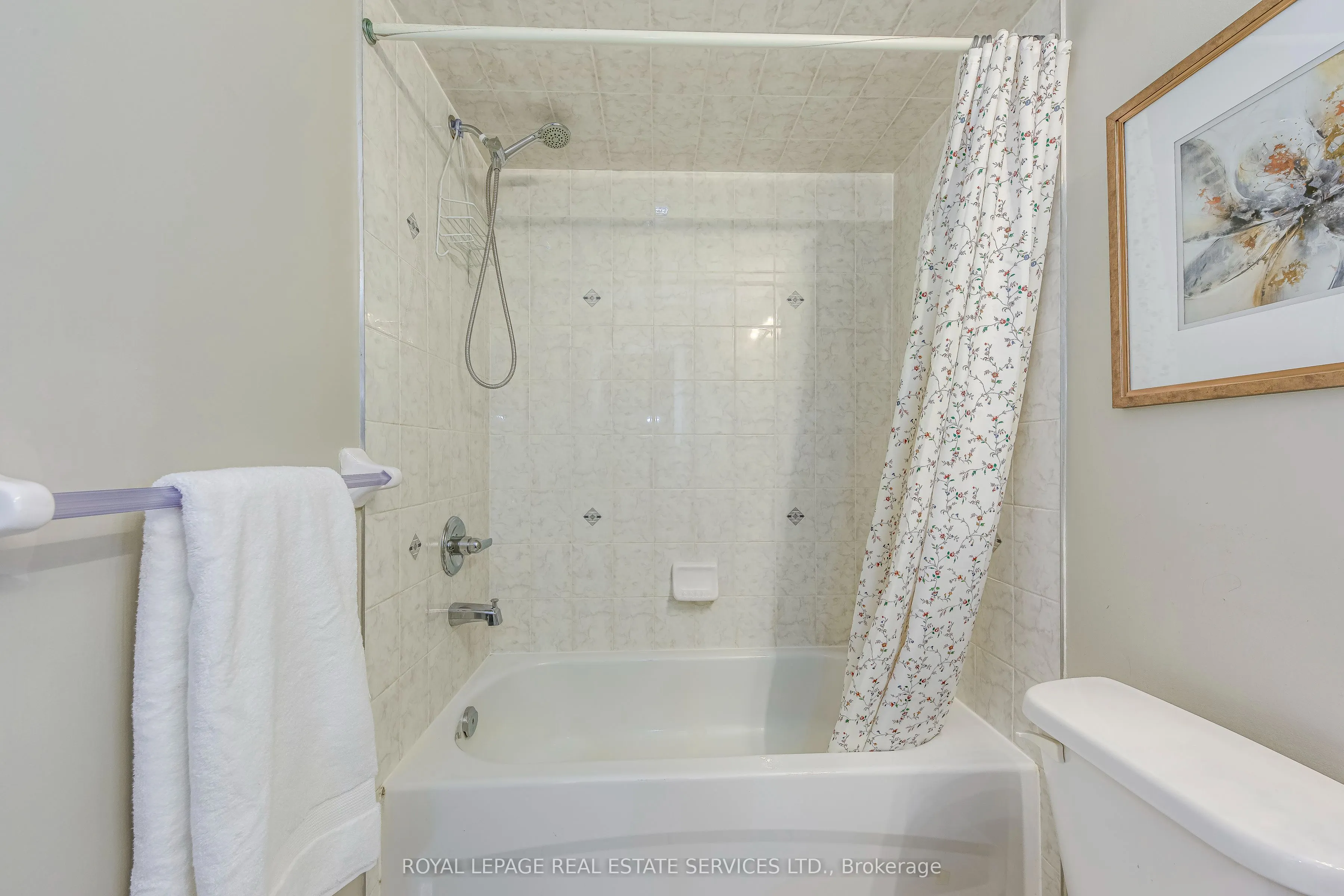 2435 GREENWICH Drive, #12
