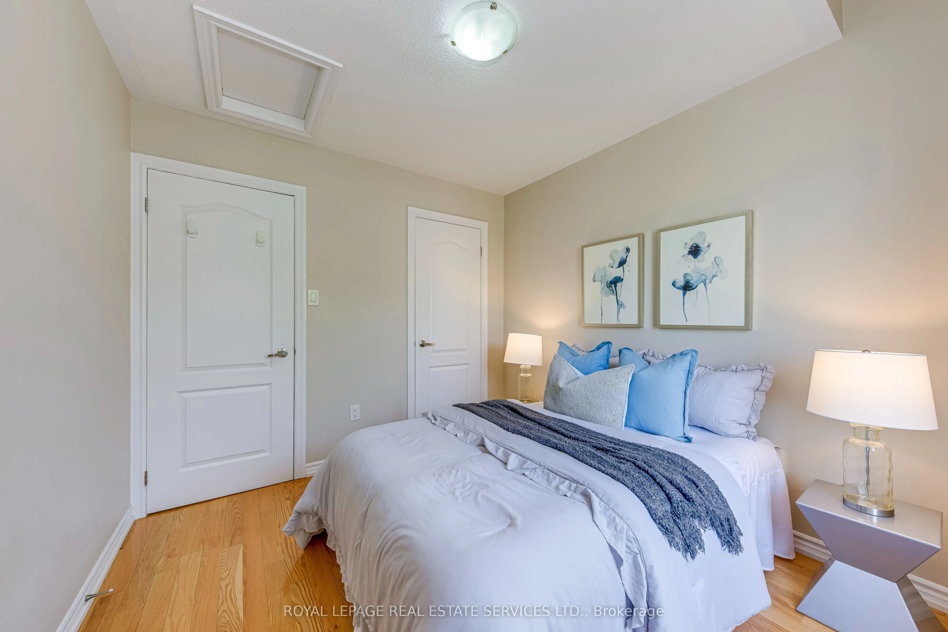 2435 GREENWICH Drive, #12