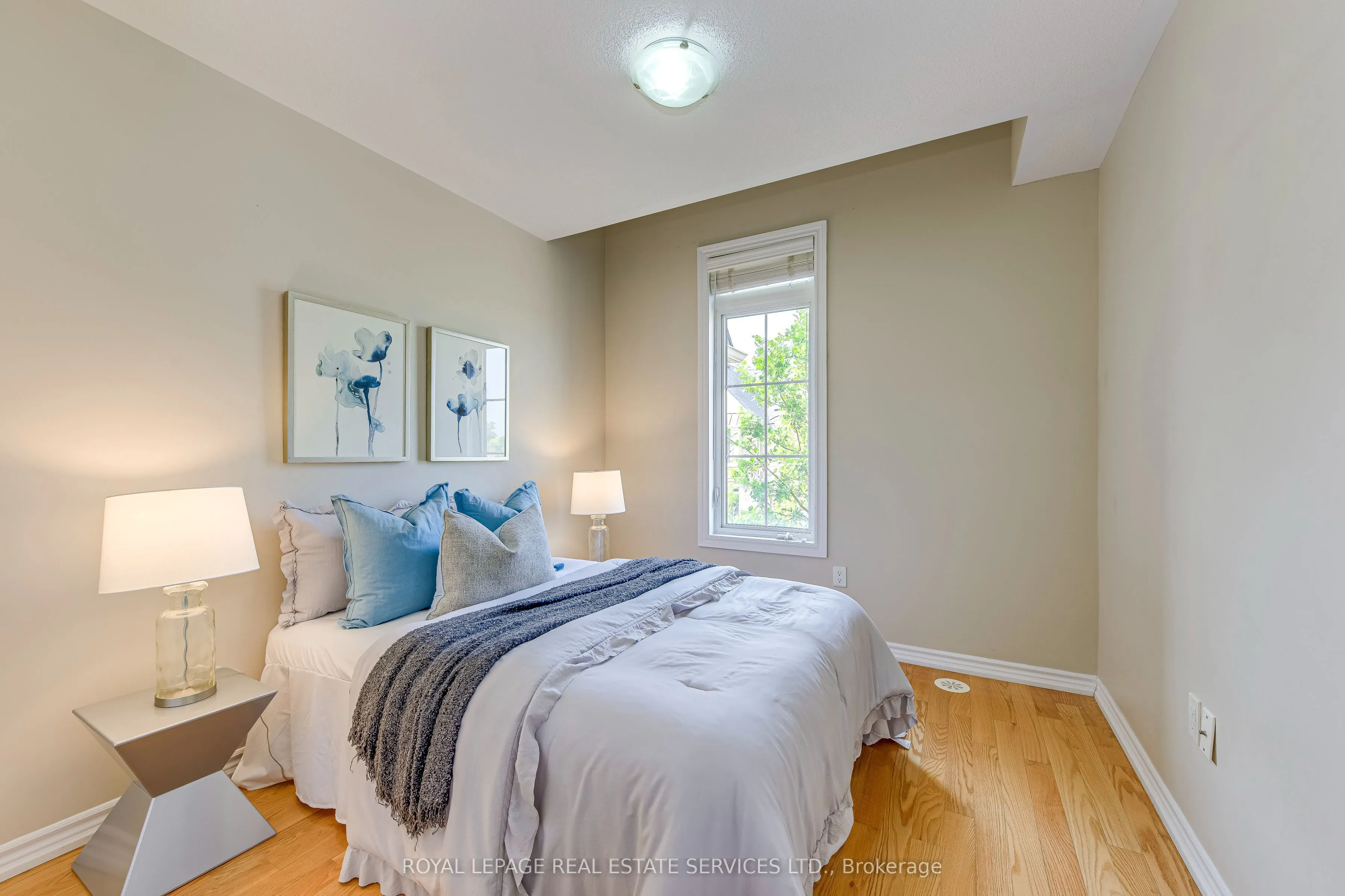 2435 GREENWICH Drive, #12