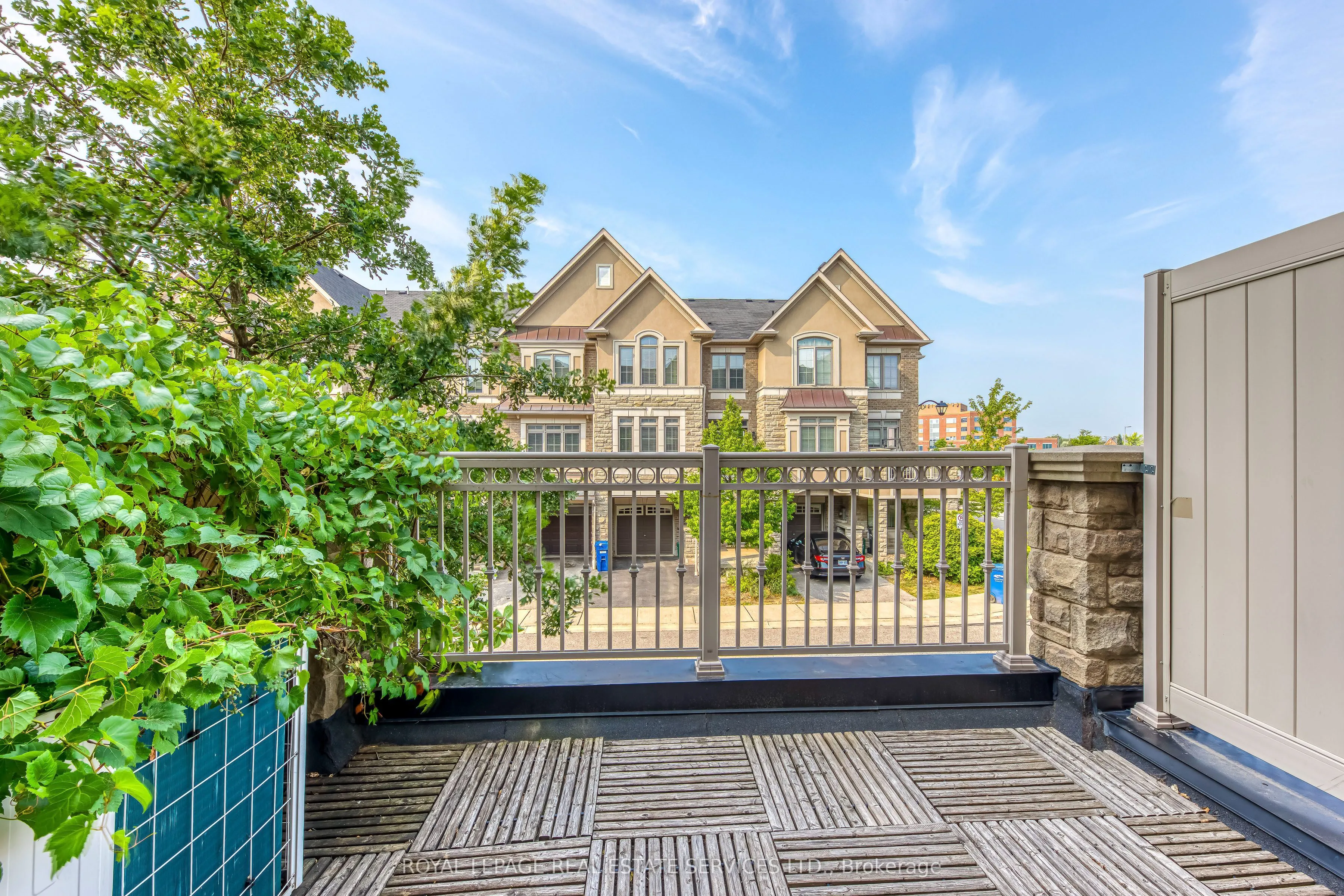 2435 GREENWICH Drive, #12