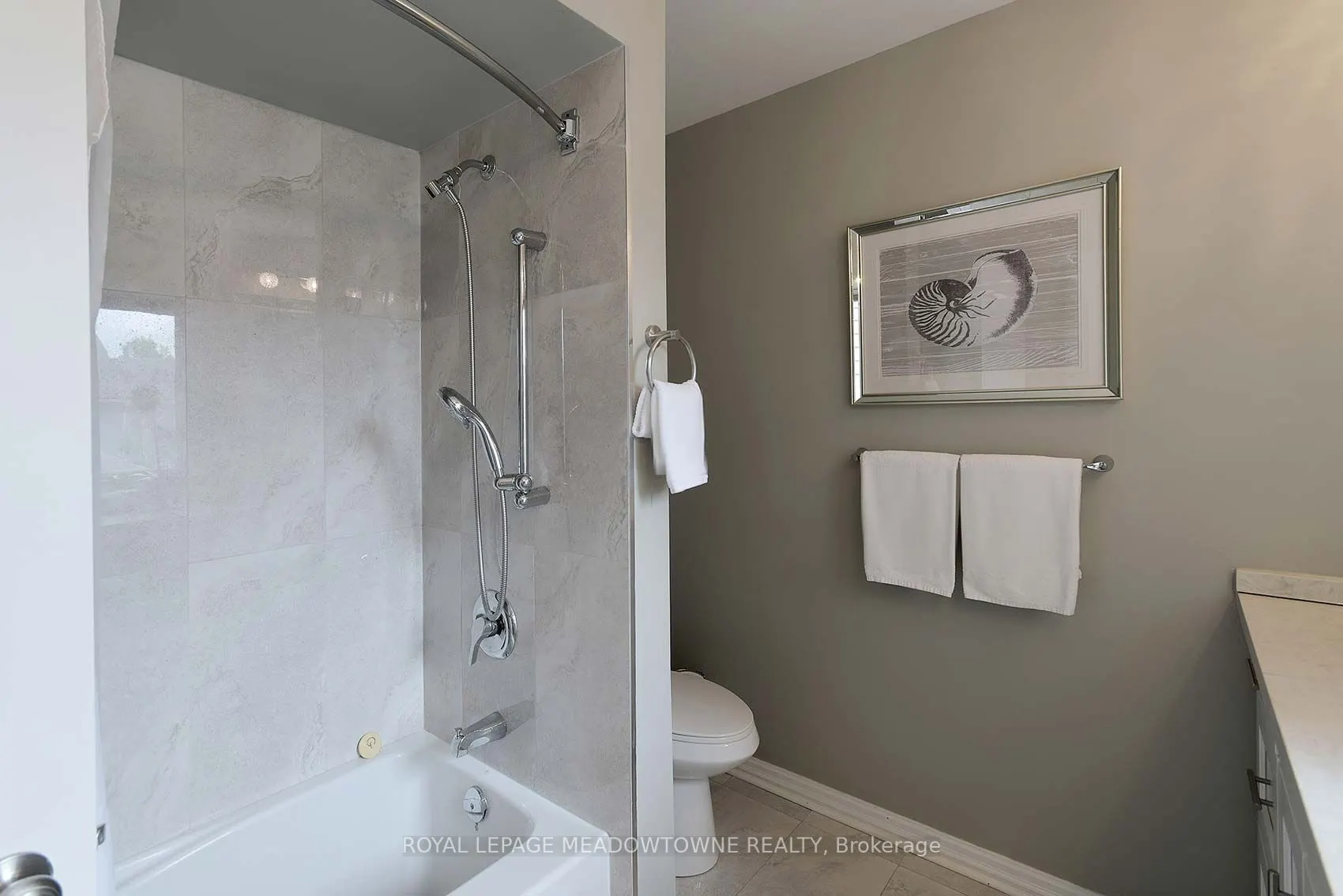 3600 Colonial Drive, #2