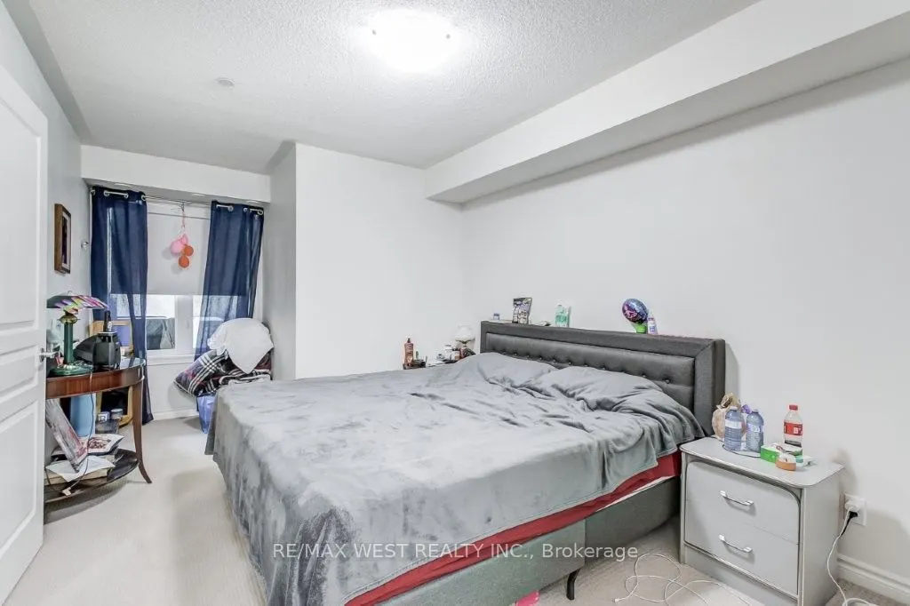 90 Eastwood Park Gardens, #9