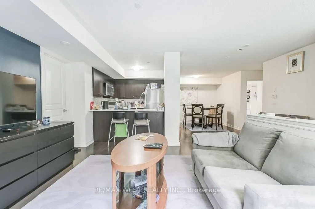 90 Eastwood Park Gardens, #9