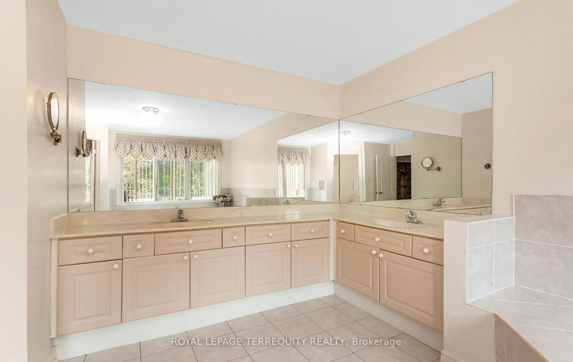 5187 Forest Ridge Drive