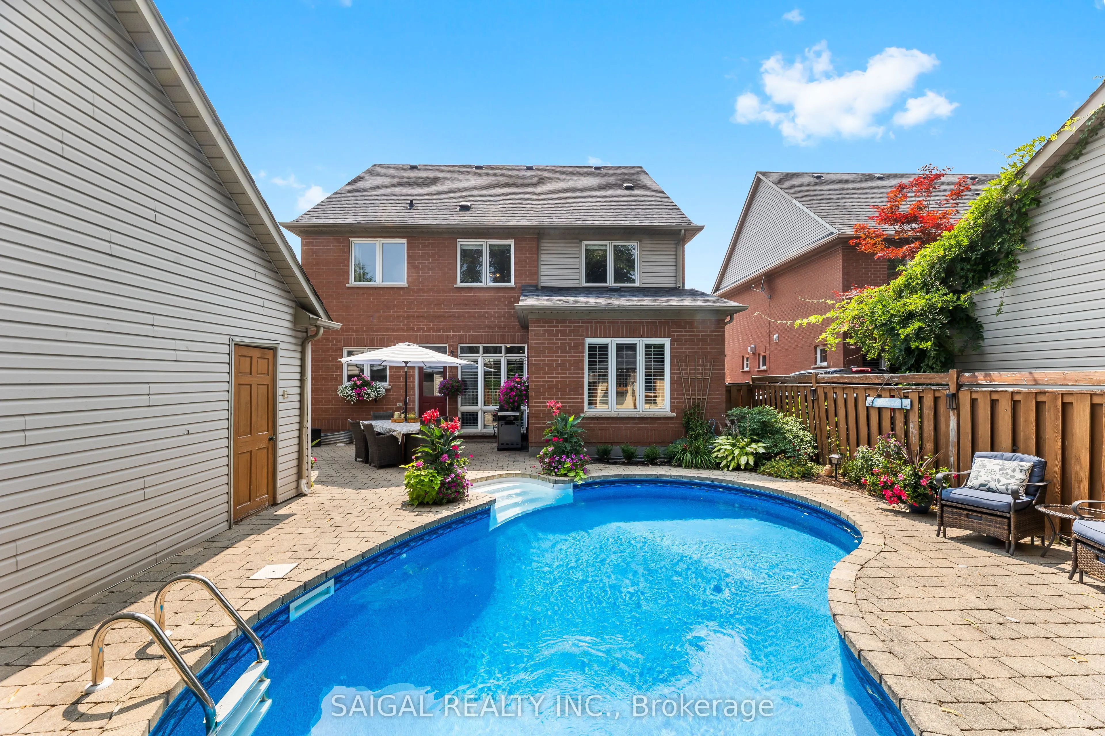 7174 Upton Crescent