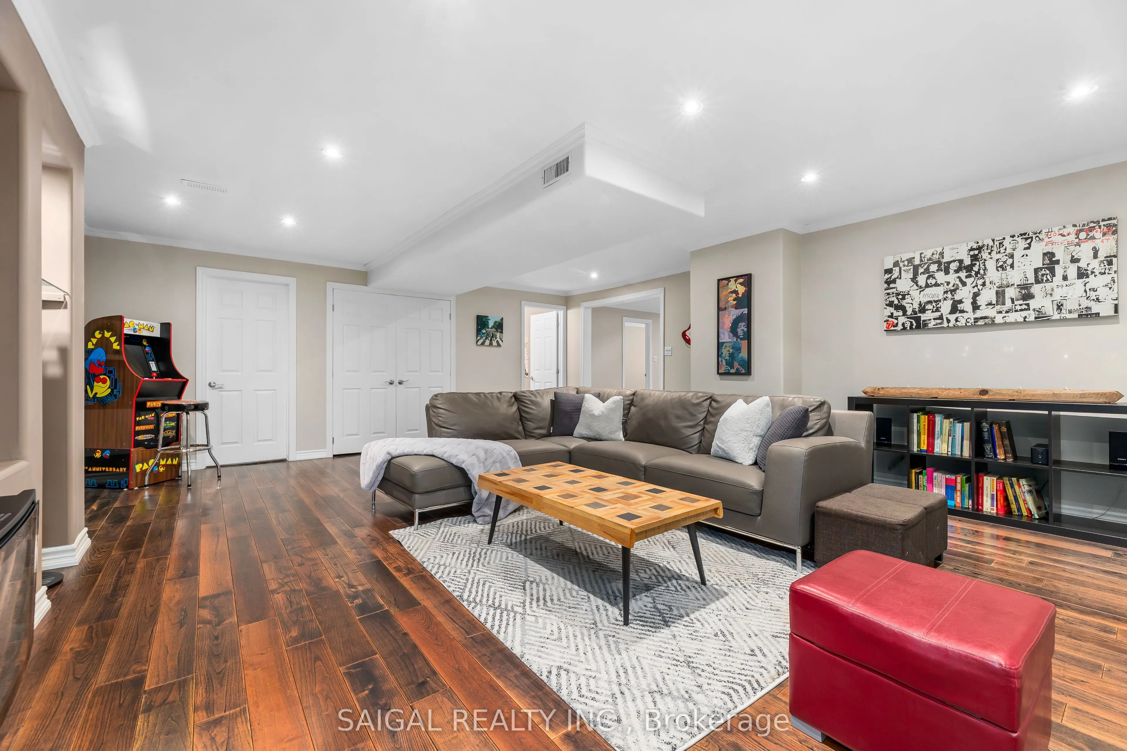 7174 Upton Crescent