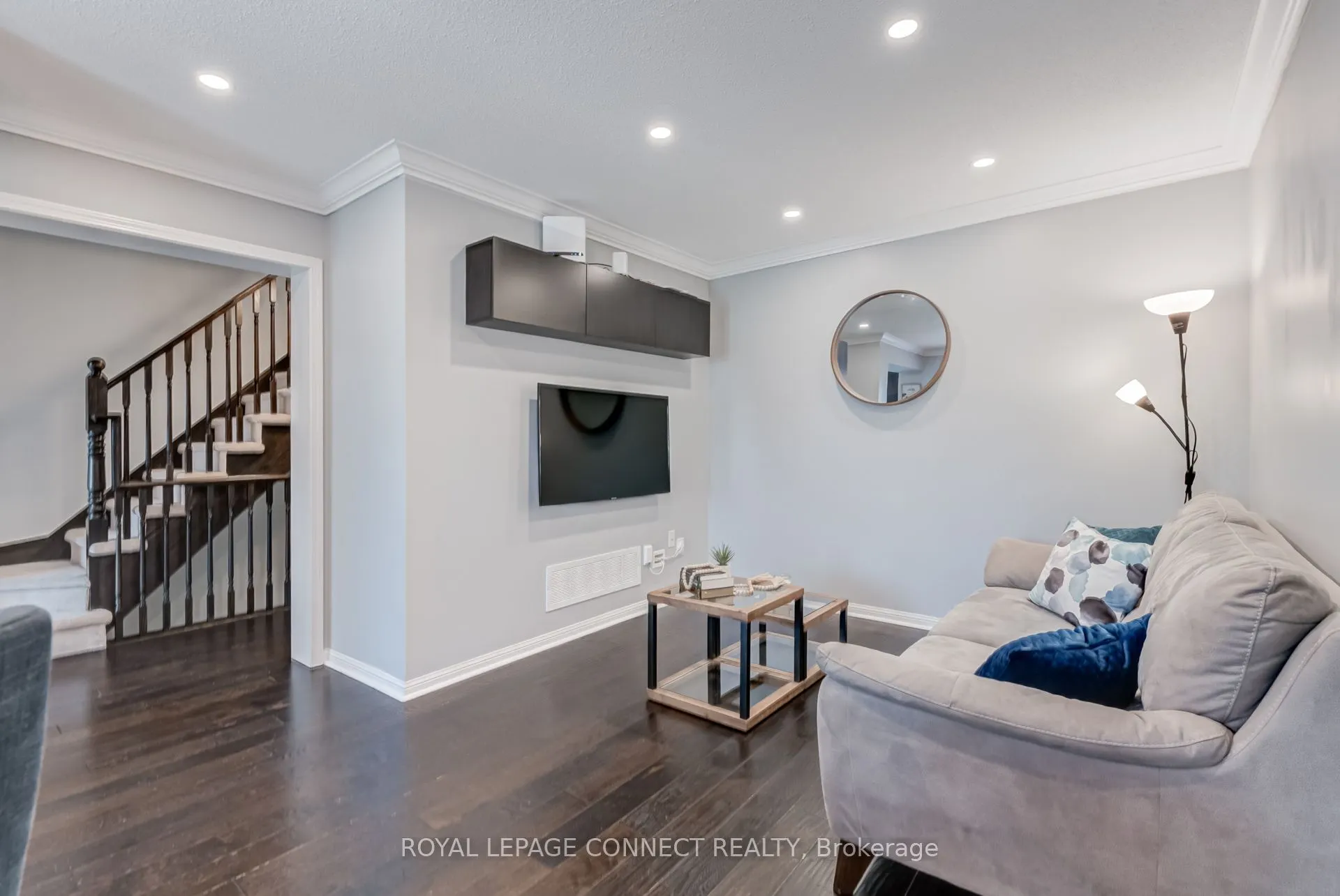 223 Woodley Crescent