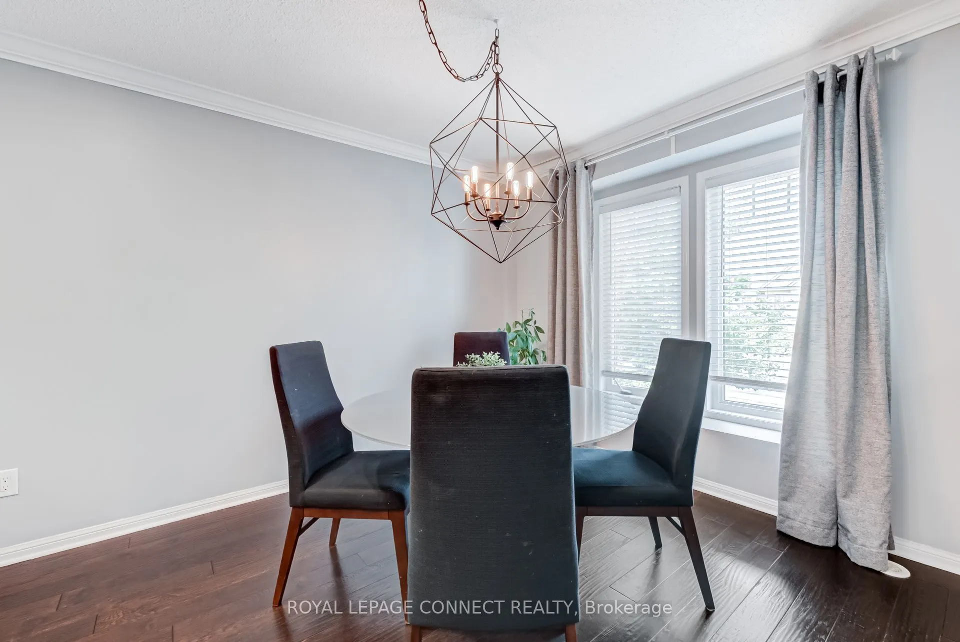 223 Woodley Crescent