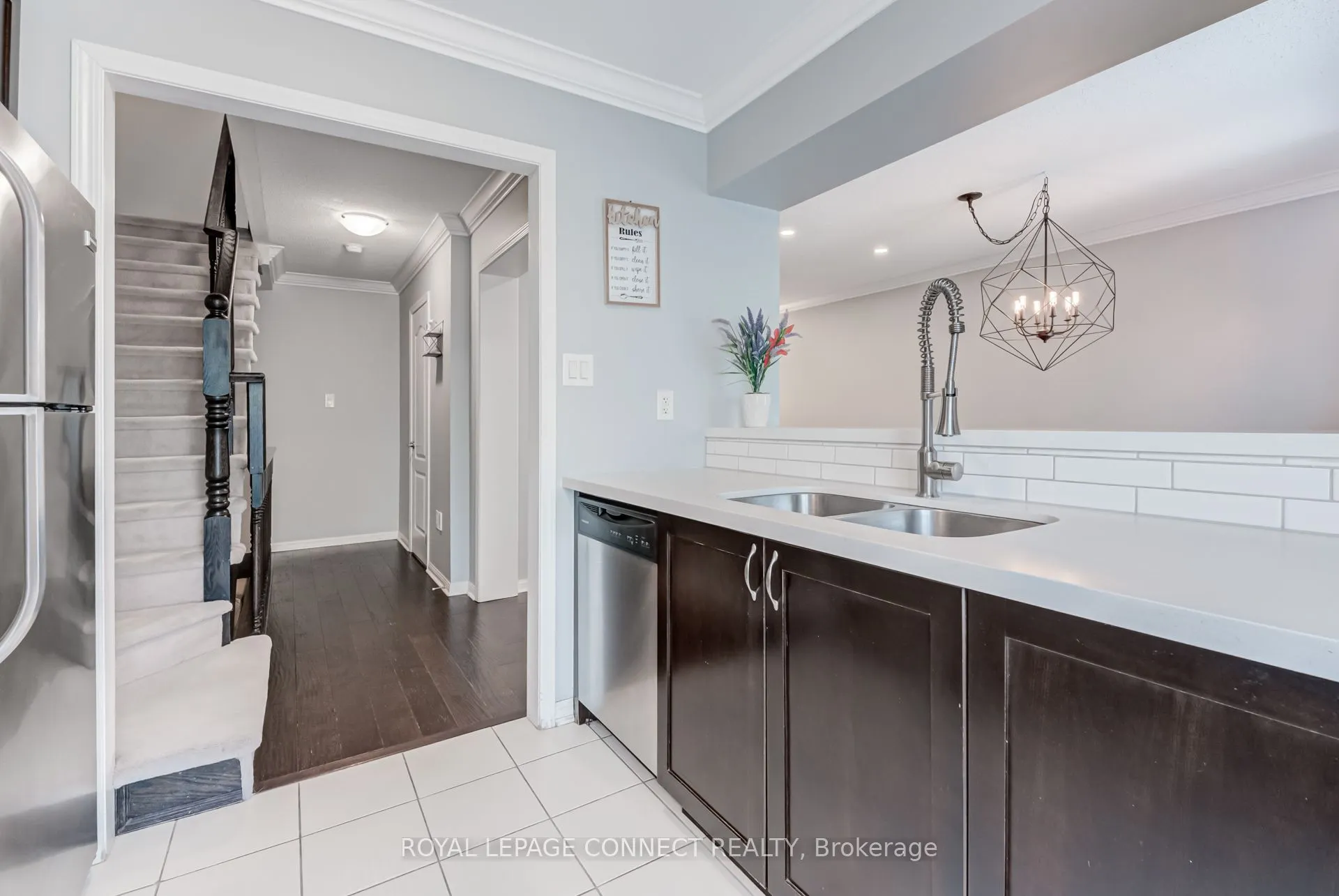 223 Woodley Crescent