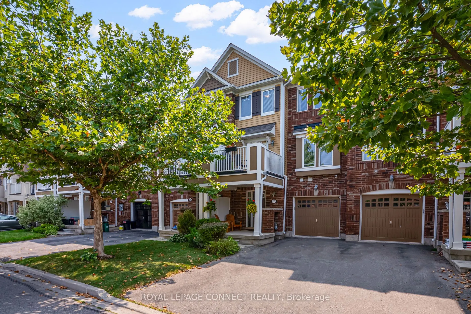 223 Woodley Crescent