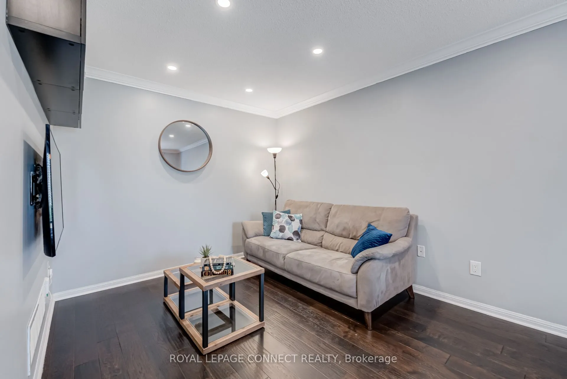 223 Woodley Crescent