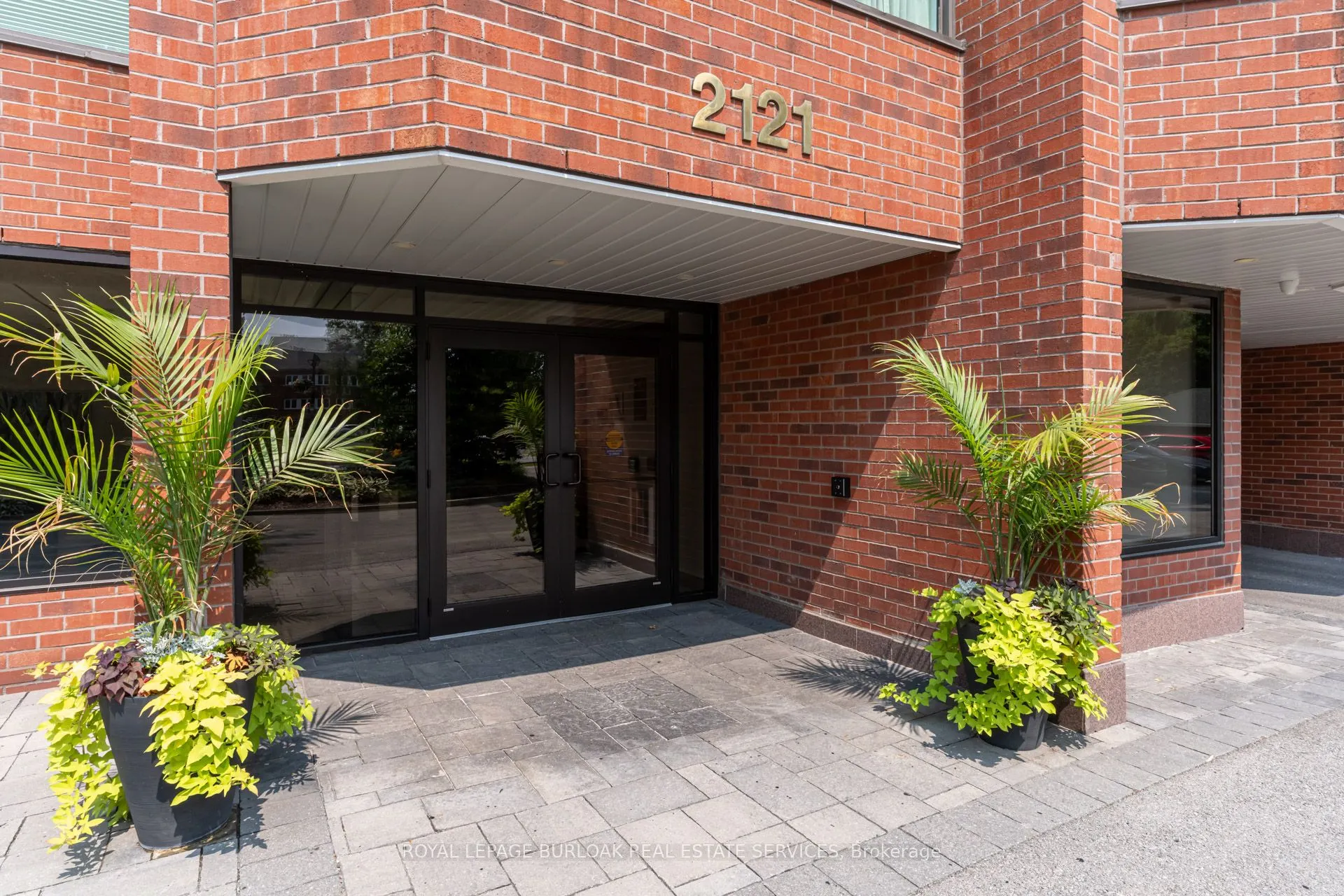 2121 Lakeshore Road, #503