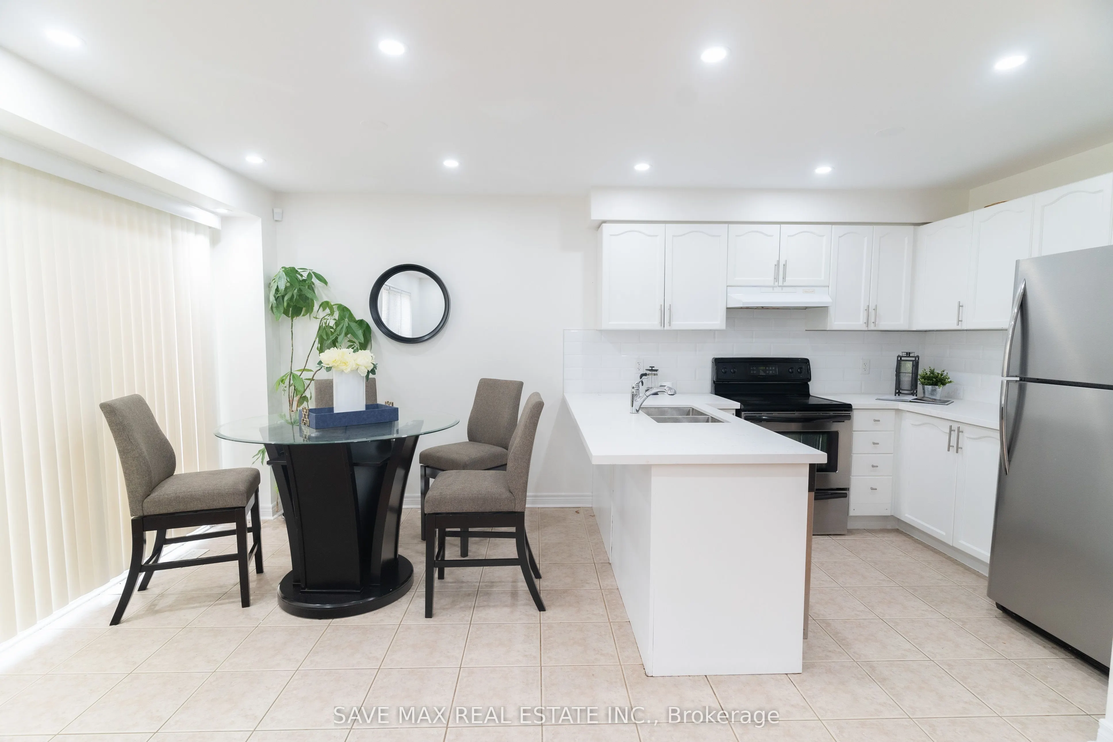 133 Weston Drive S