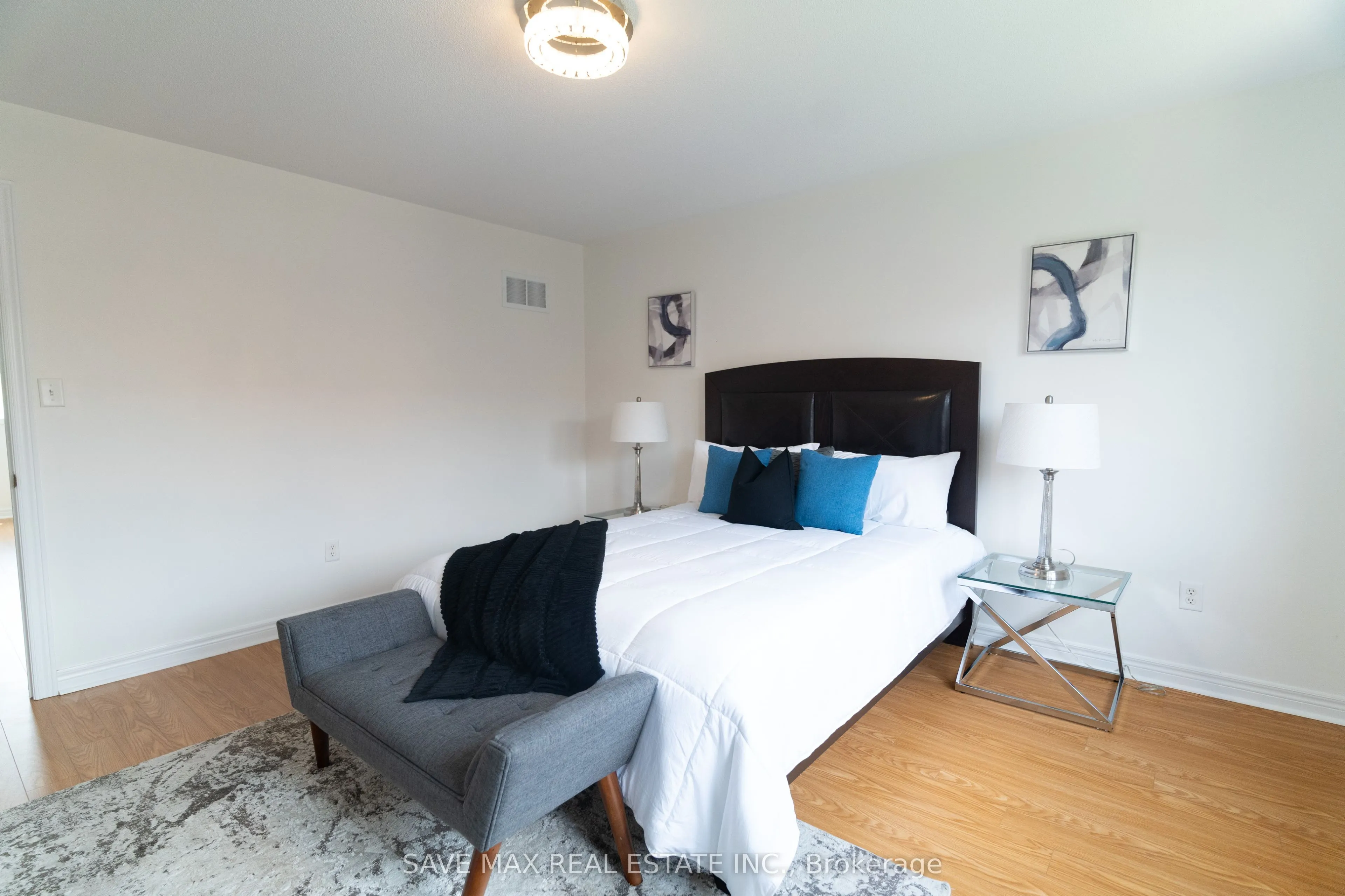 133 Weston Drive S