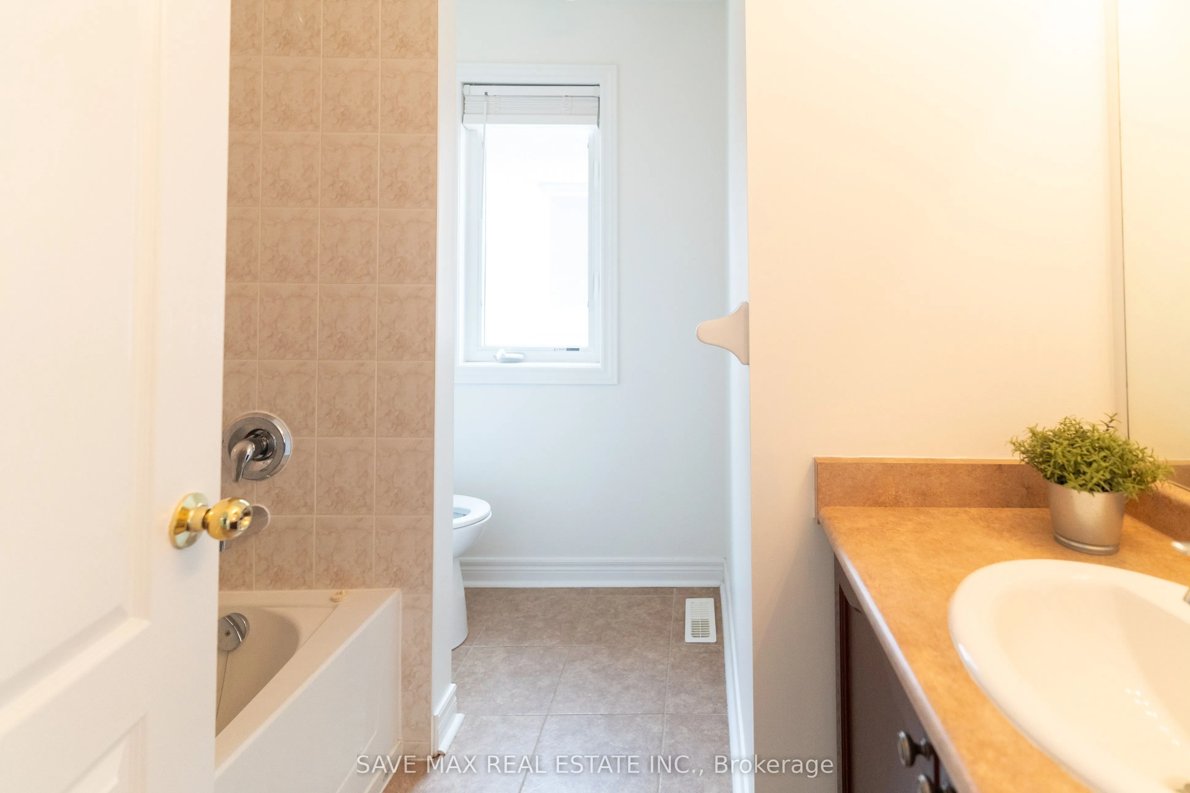 133 Weston Drive S