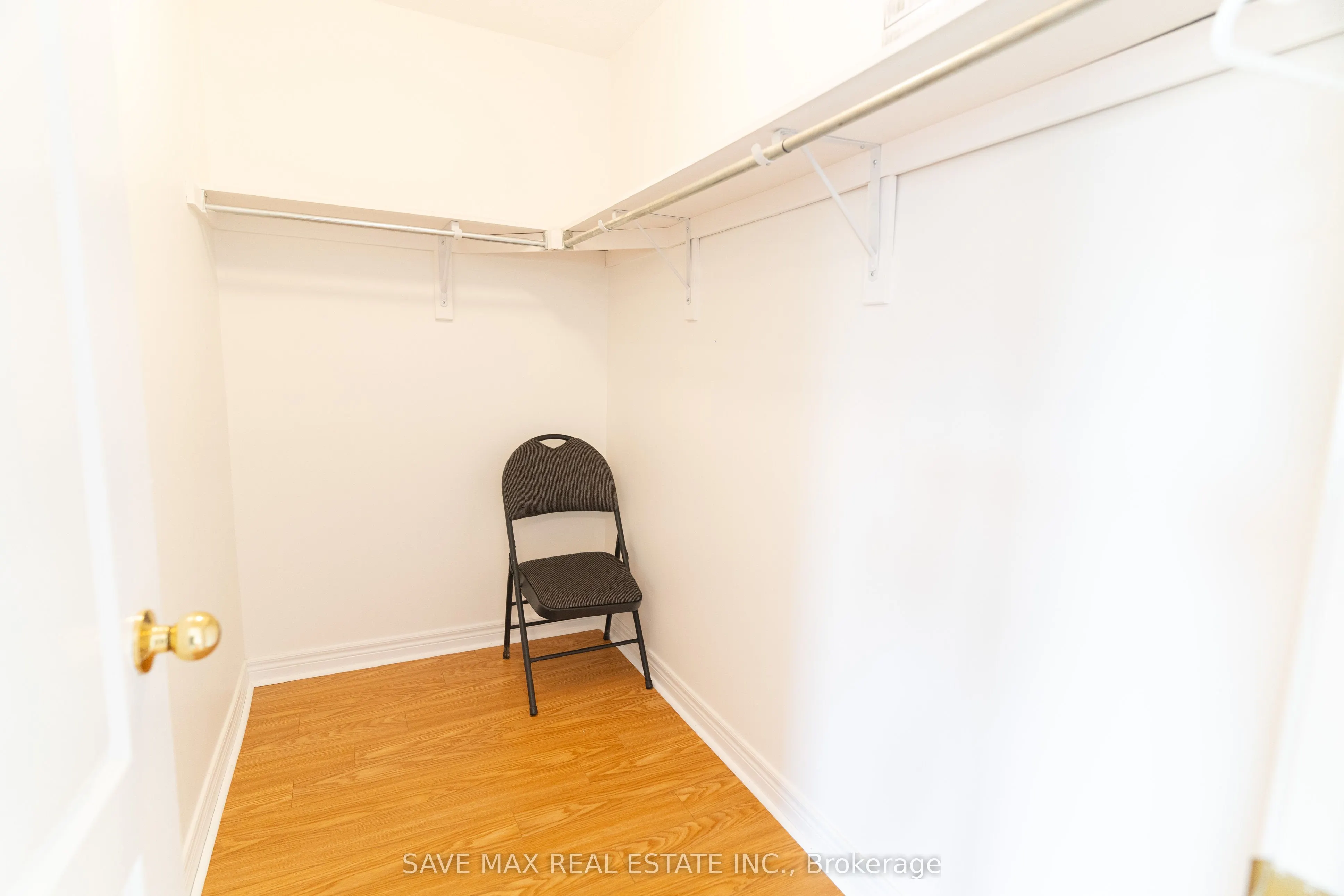 133 Weston Drive S