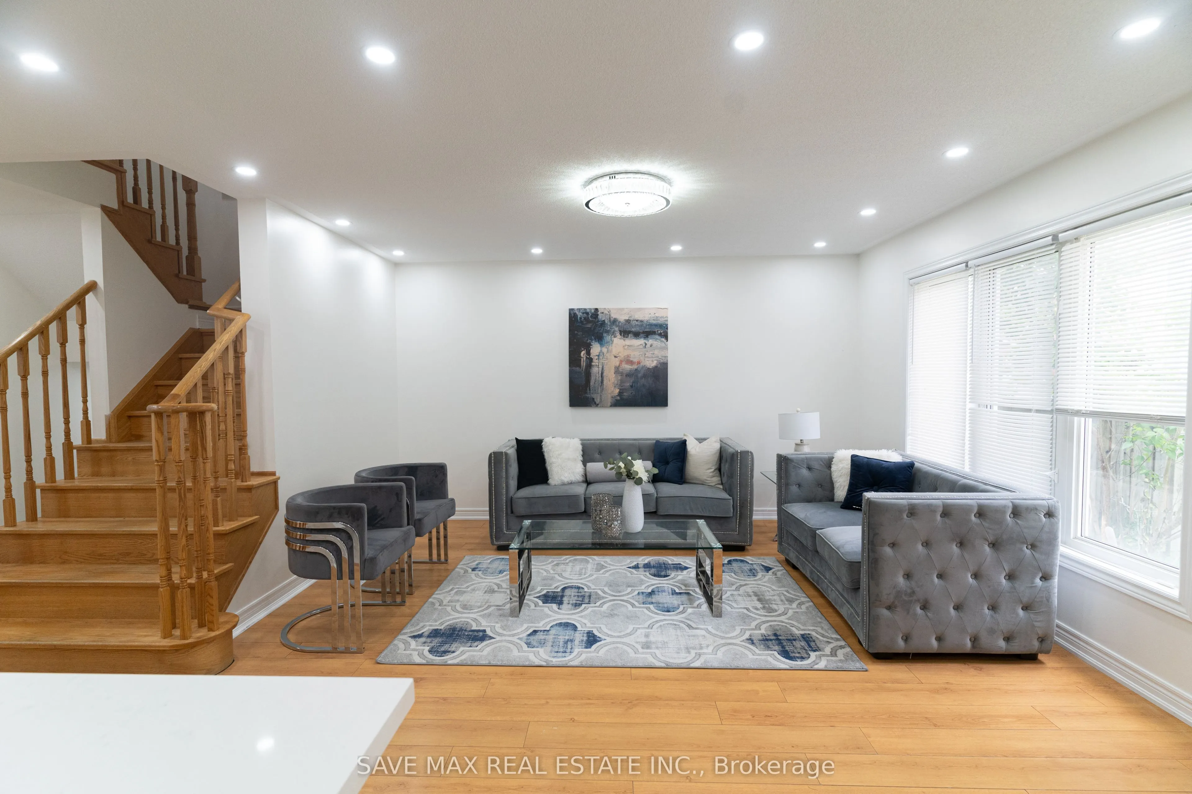 133 Weston Drive S