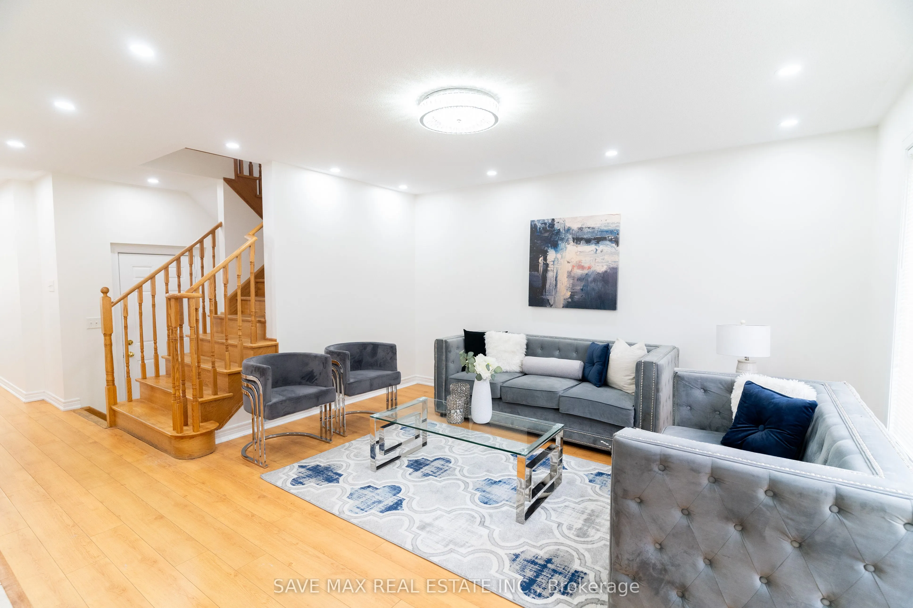 133 Weston Drive S