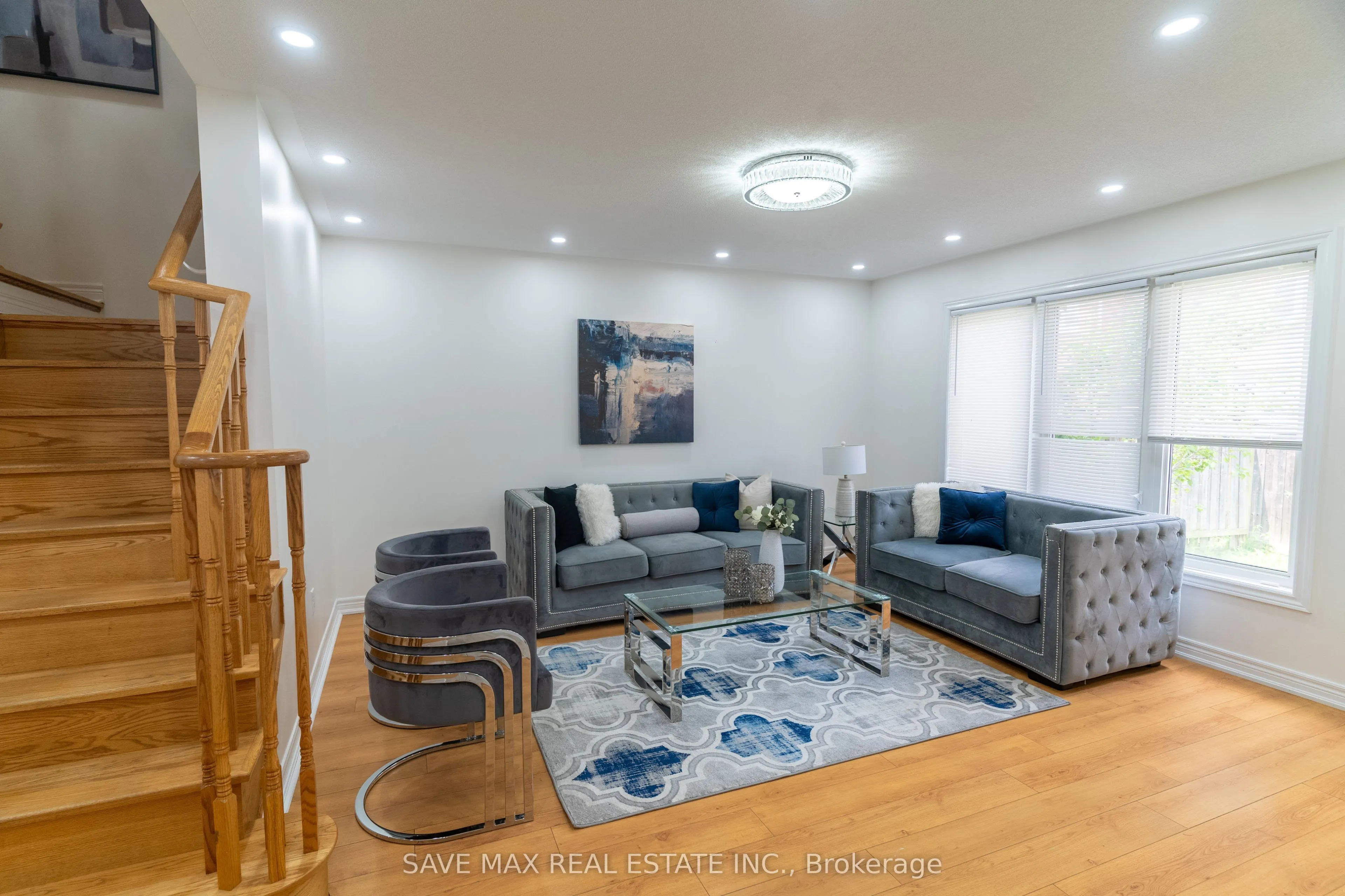 133 Weston Drive S
