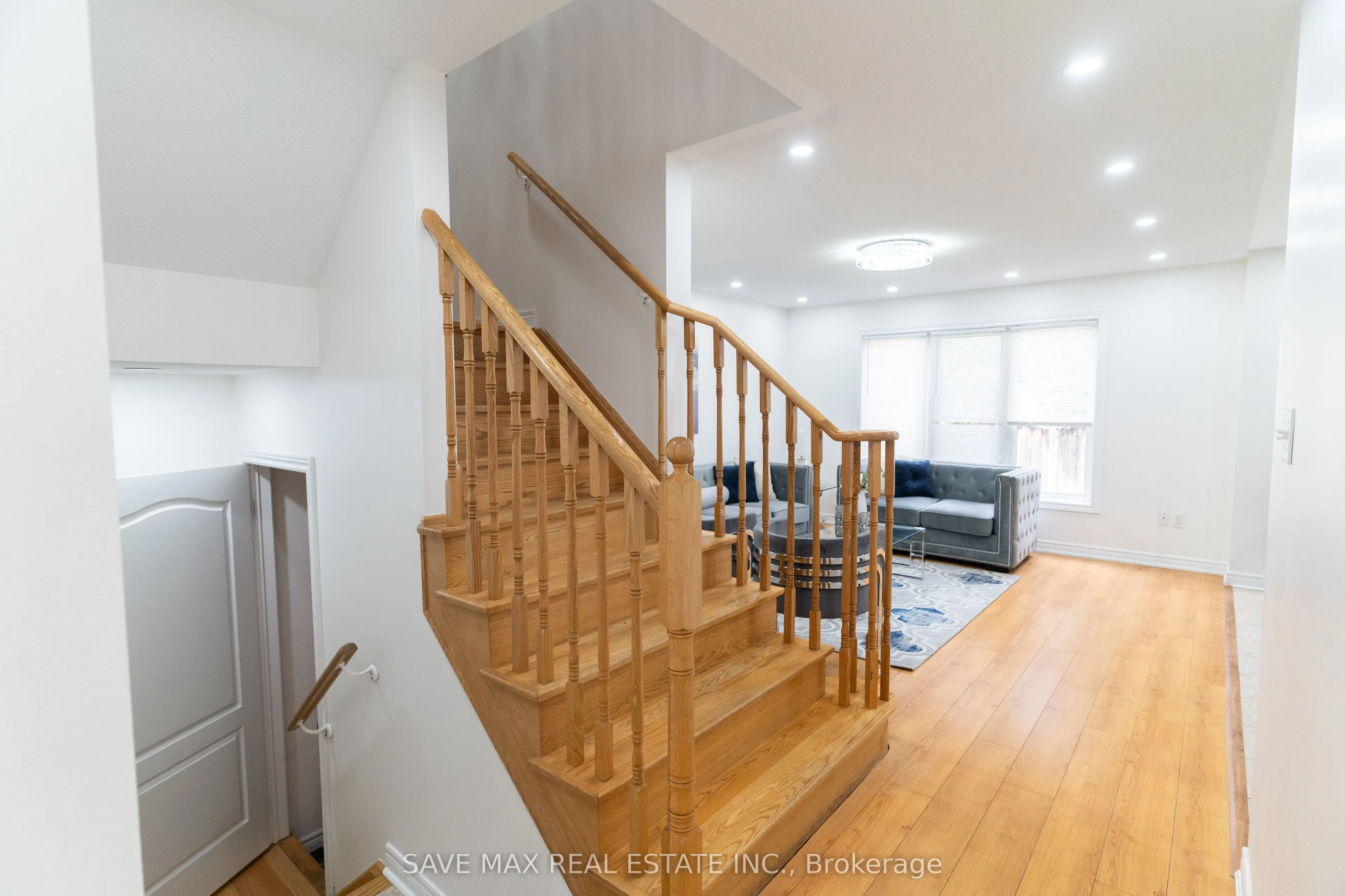 133 Weston Drive S