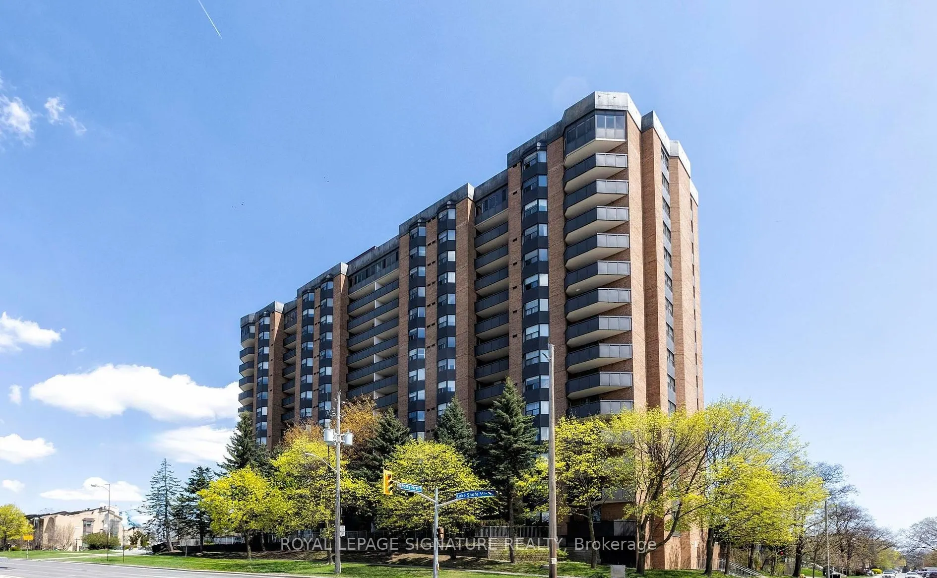 3845 Lake Shore Boulevard W, #102