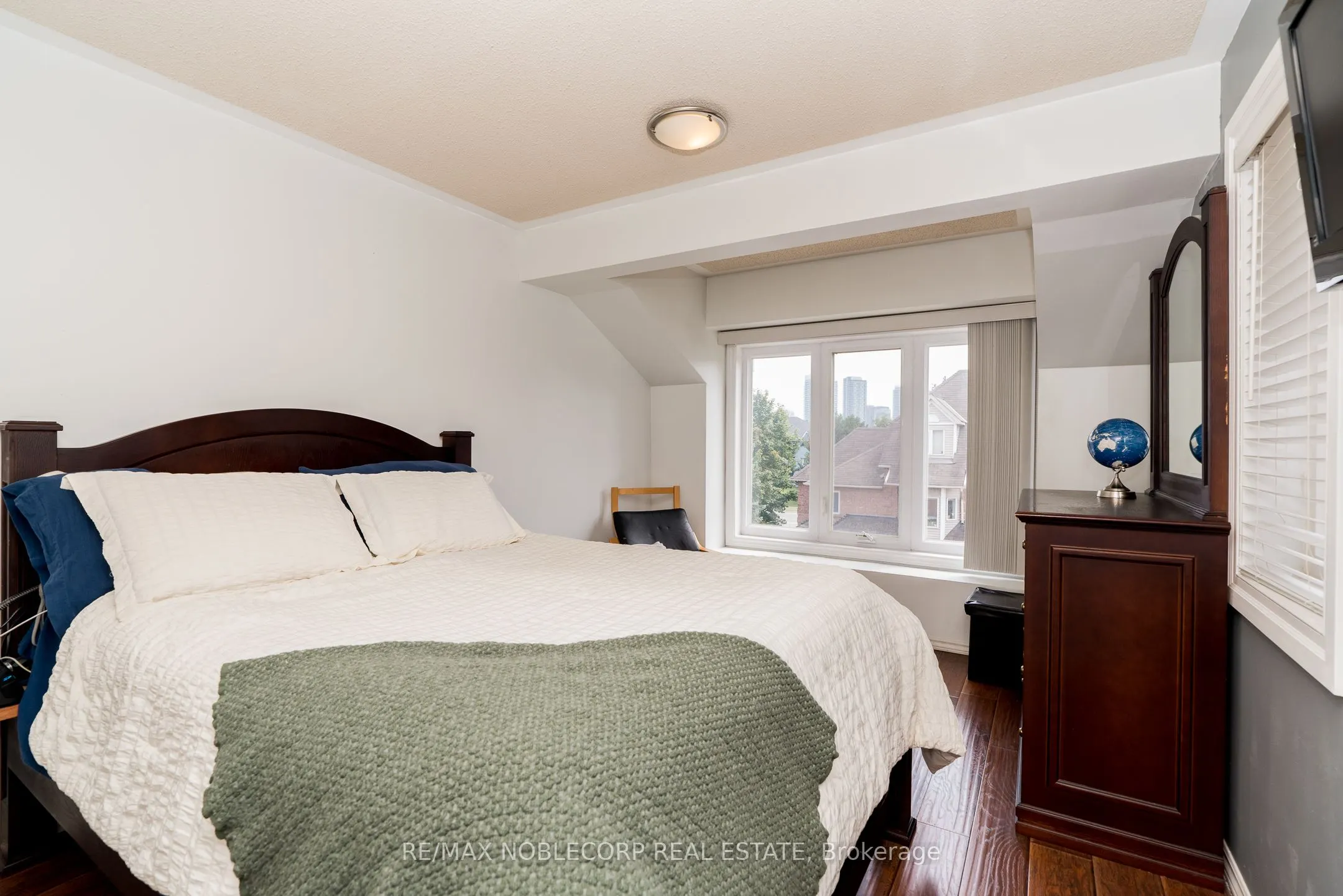 107 Bristol Road E, #100