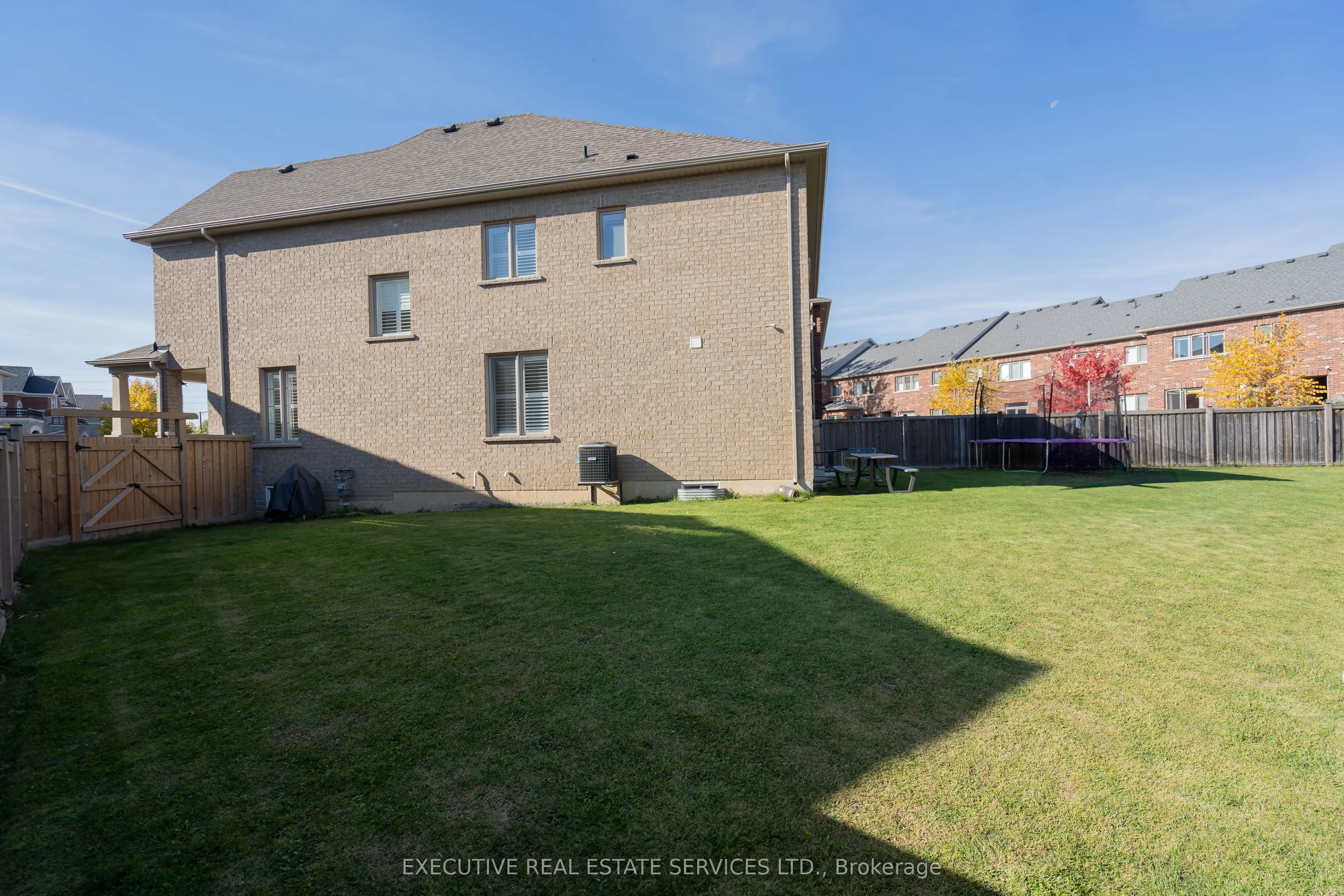 11 Goodsway Trail