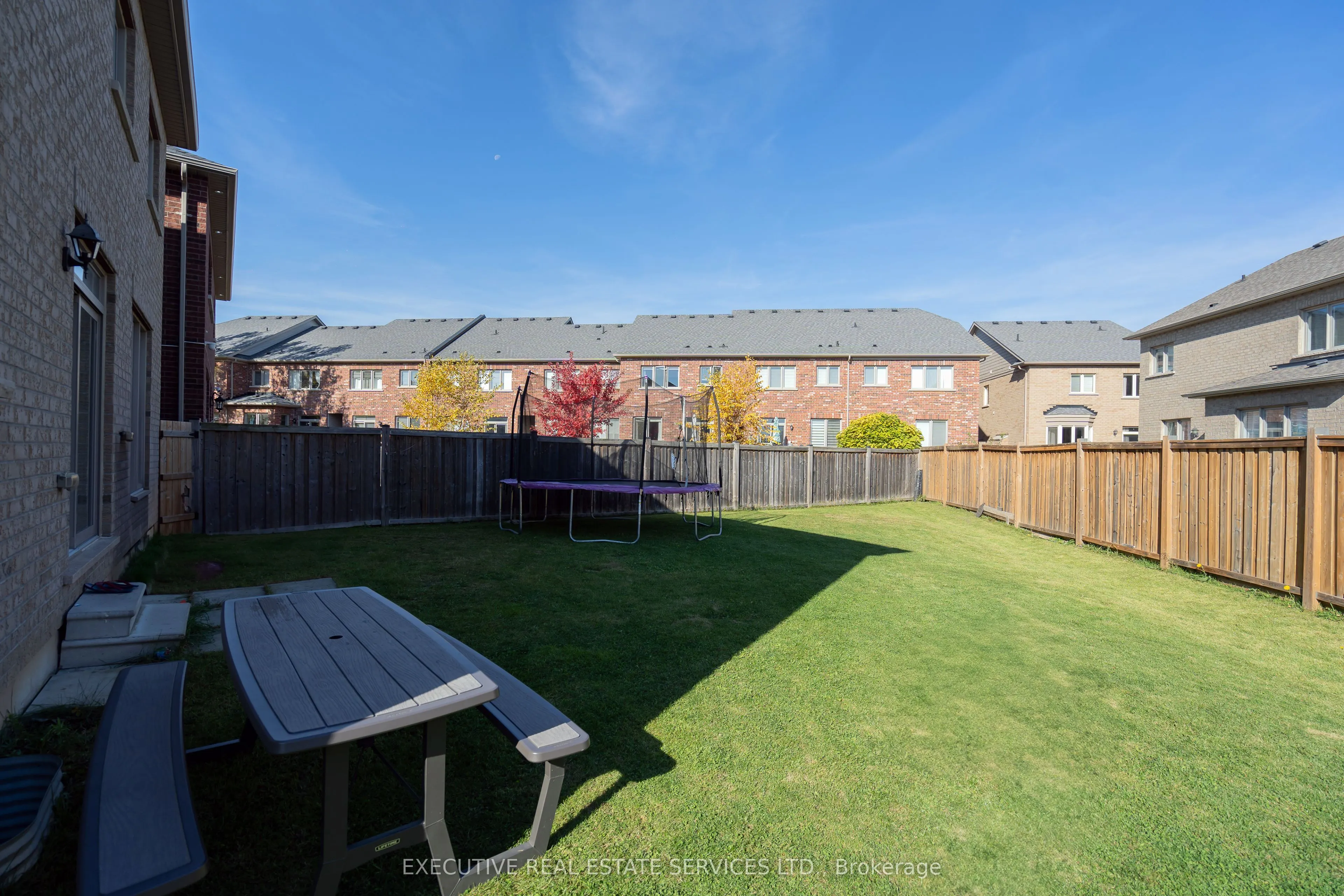 11 Goodsway Trail
