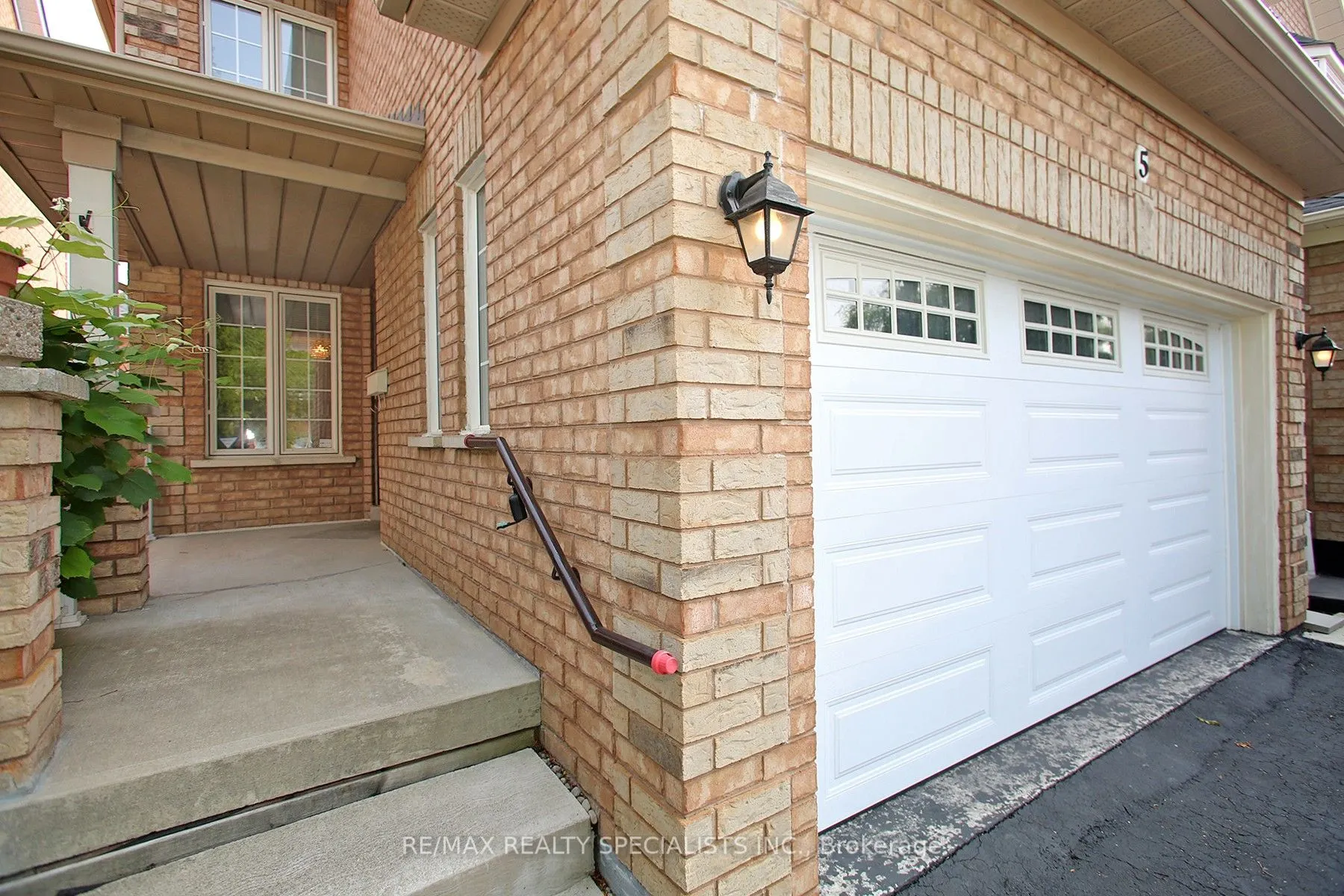 5 Todmorden Drive