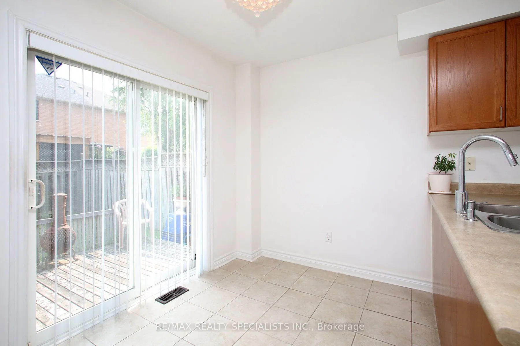 5 Todmorden Drive