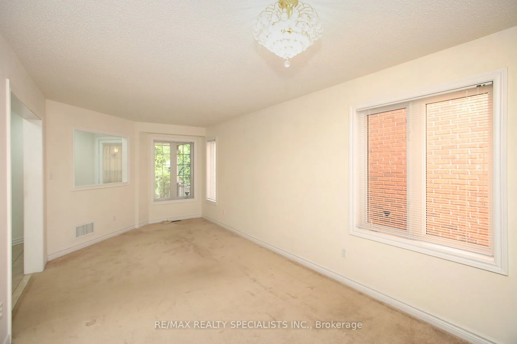 5 Todmorden Drive
