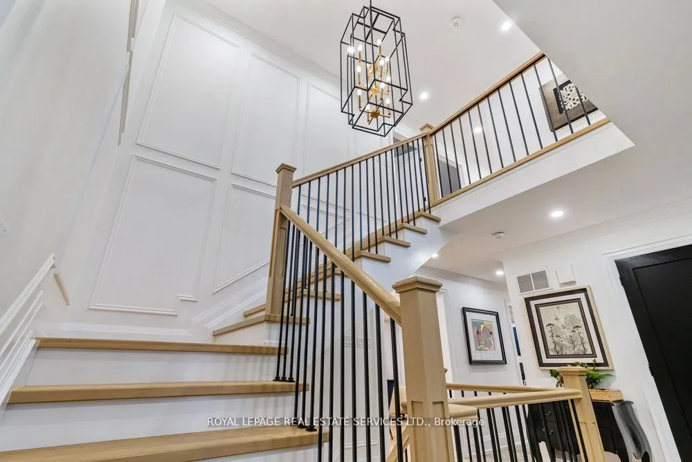 2498 Robin Drive